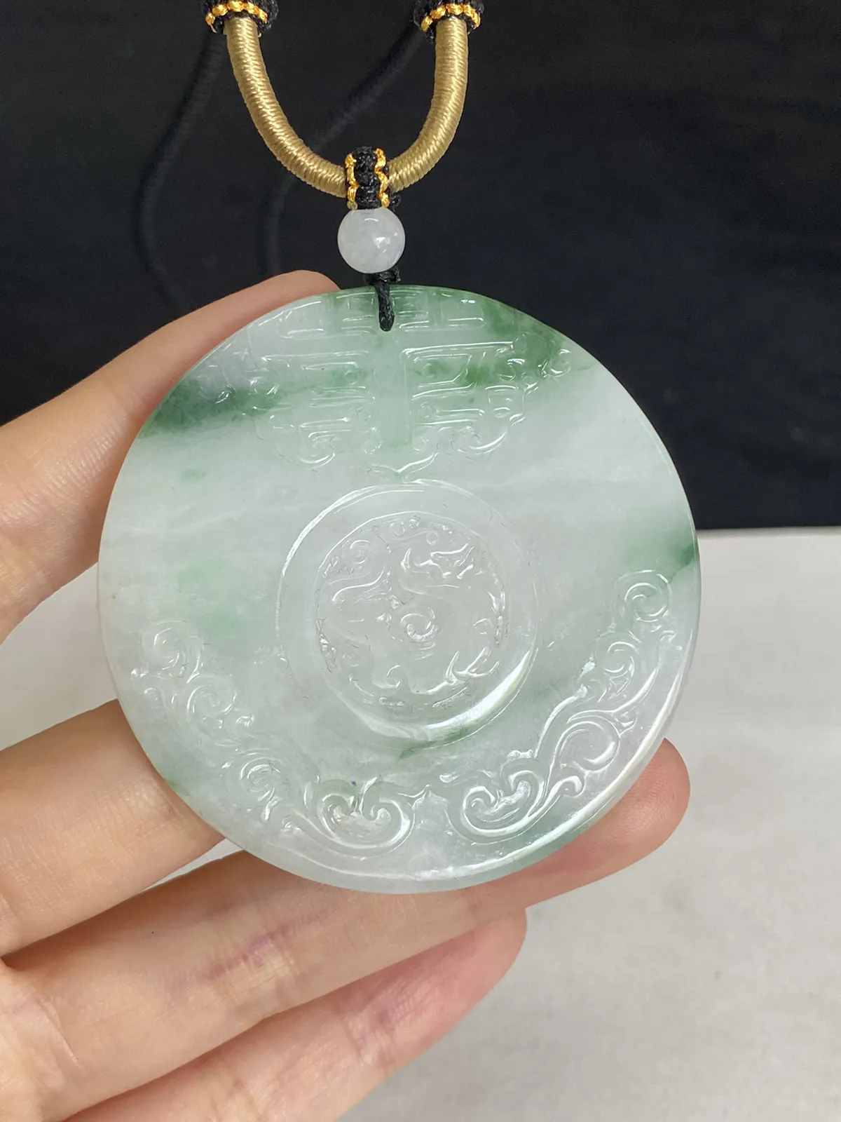 翡翠吊坠，配珠未测