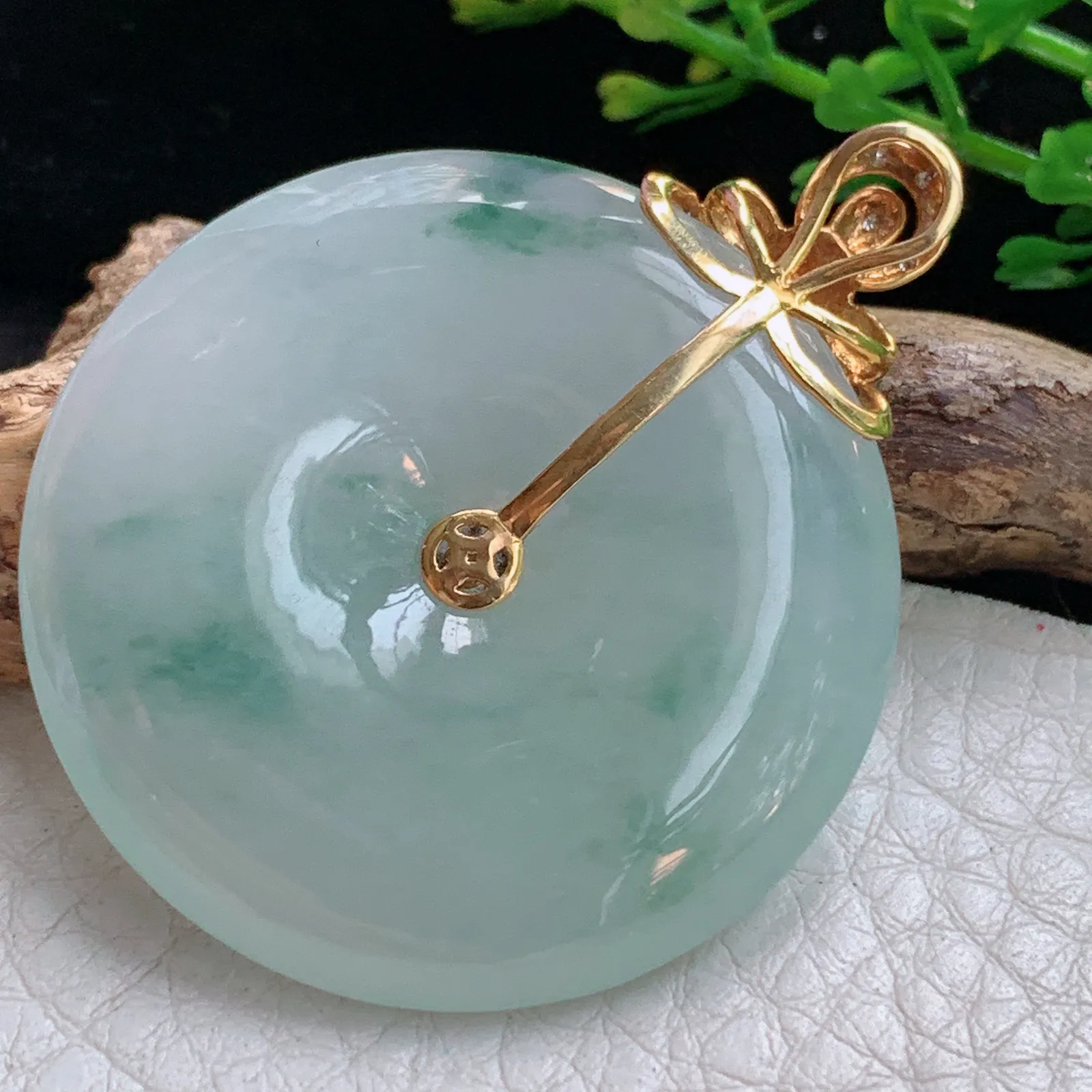 gp实拍46.5*37.3*6缅甸翡翠a货精雕冰飘花大平安扣 玉扣玉吊坠 玉挂件