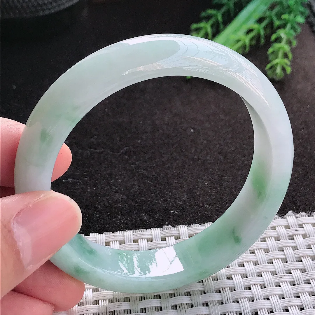 天然A货翡翠55.5/13.6/8老坑秀气温润飘花手镯宽边玉镯