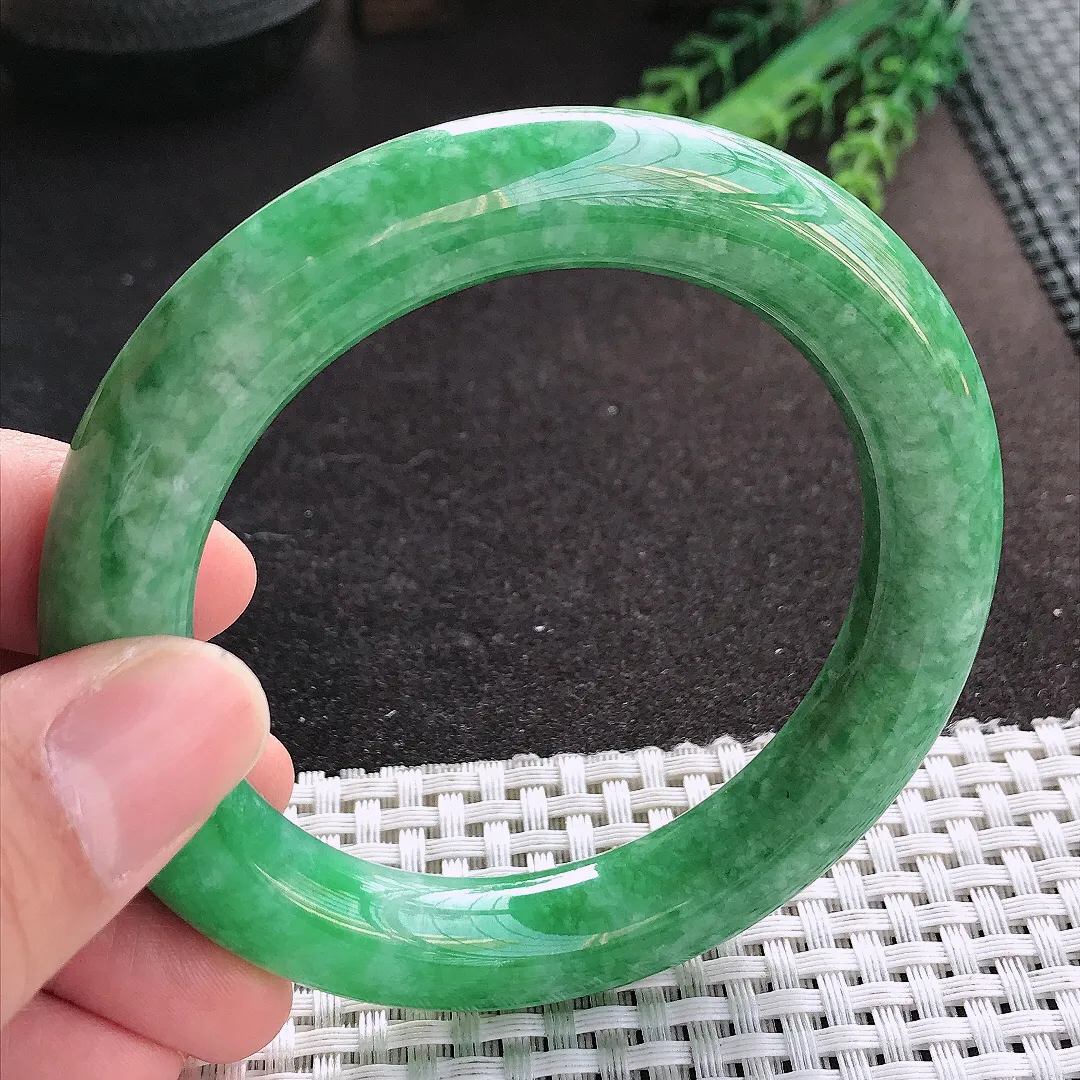 天然A货翡翠56.8/11.4/11.5老坑精美温润满绿阳绿圆条手镯玉镯