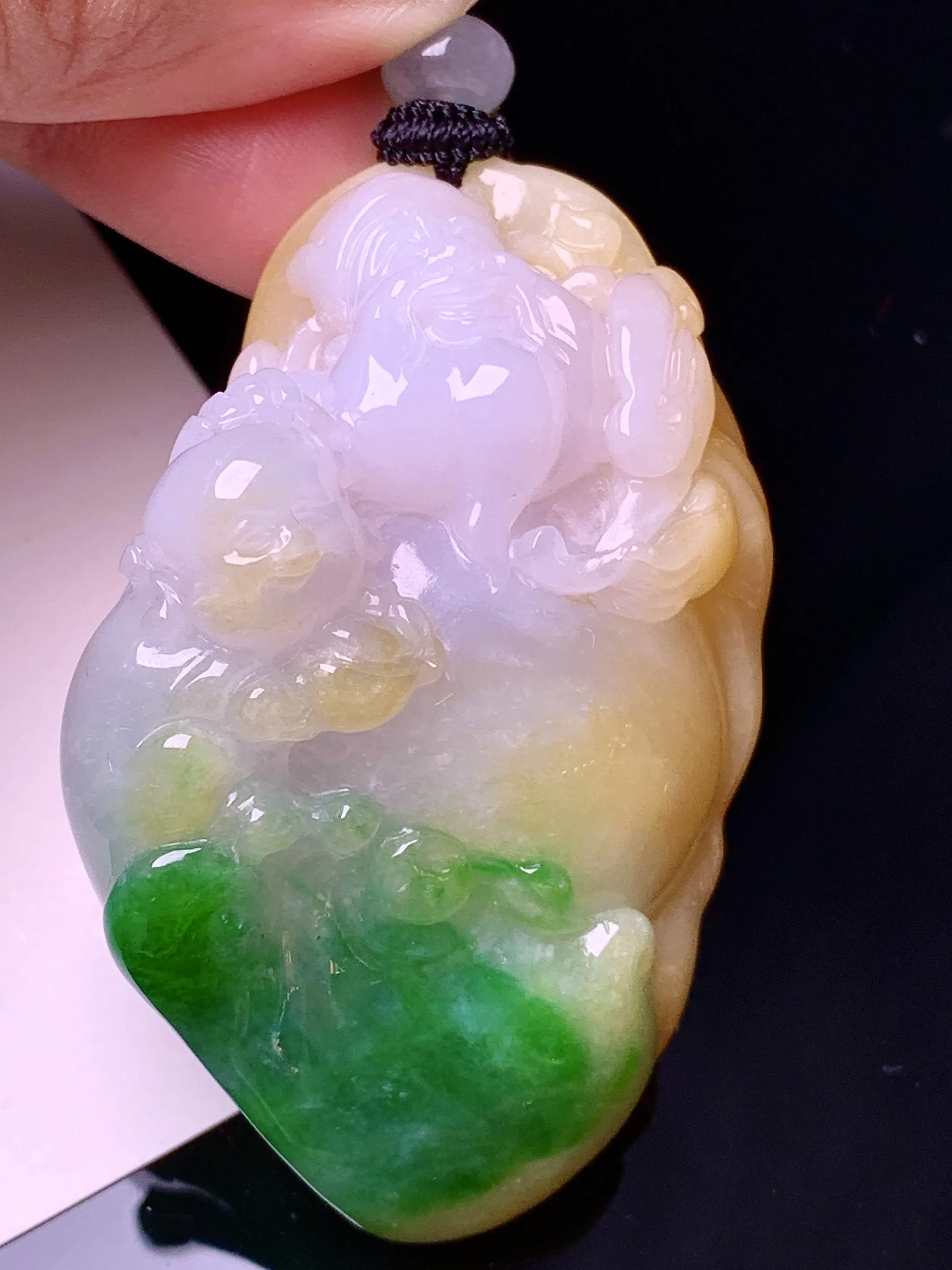 飘黄绿财神吊坠 玉质细腻 水润亮眼 色泽艳丽 整体尺寸52.5*36.2*23.3