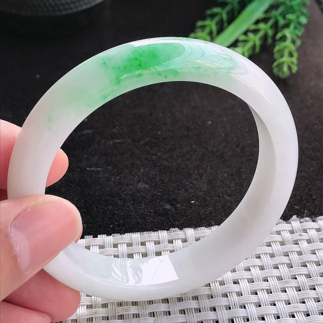 天然A货翡翠57.5/12.8/8.2老坑精美温润飘阳绿手镯宽边玉镯