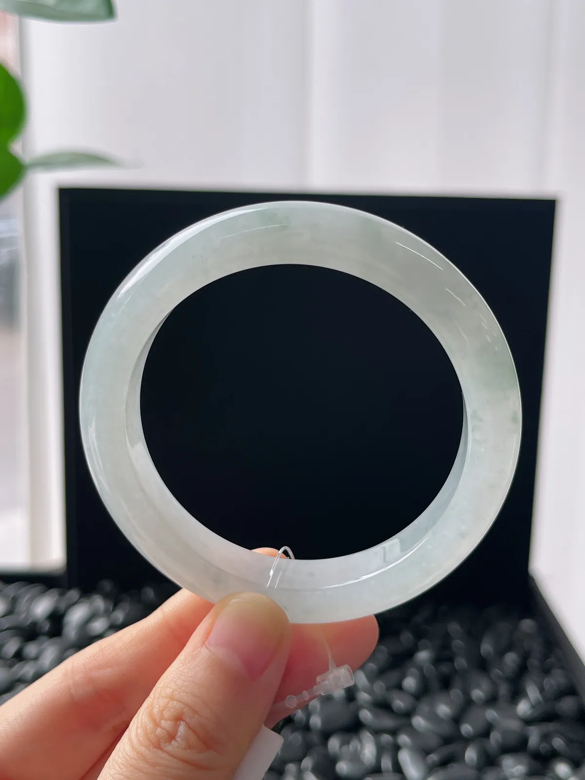 正圈53.5圈口，翡翠冰糯种白底飘花手镯