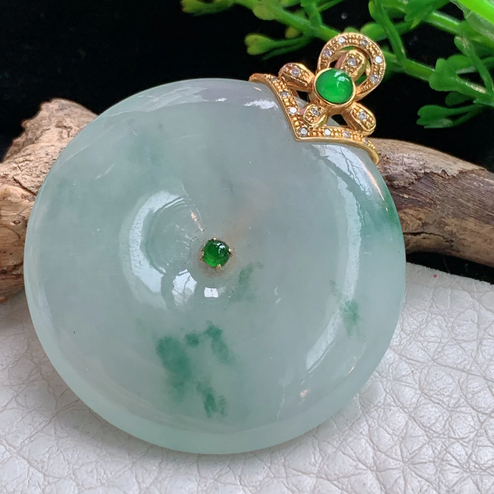 gp实拍46.5*37.3*6缅甸翡翠a货精雕冰飘花大平安扣 玉扣玉吊坠 玉挂件