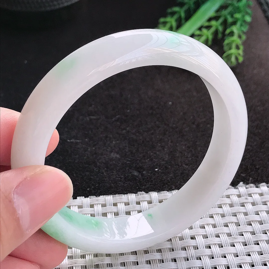 天然A货翡翠57.5/12.8/8.2老坑精美温润飘阳绿手镯宽边玉镯