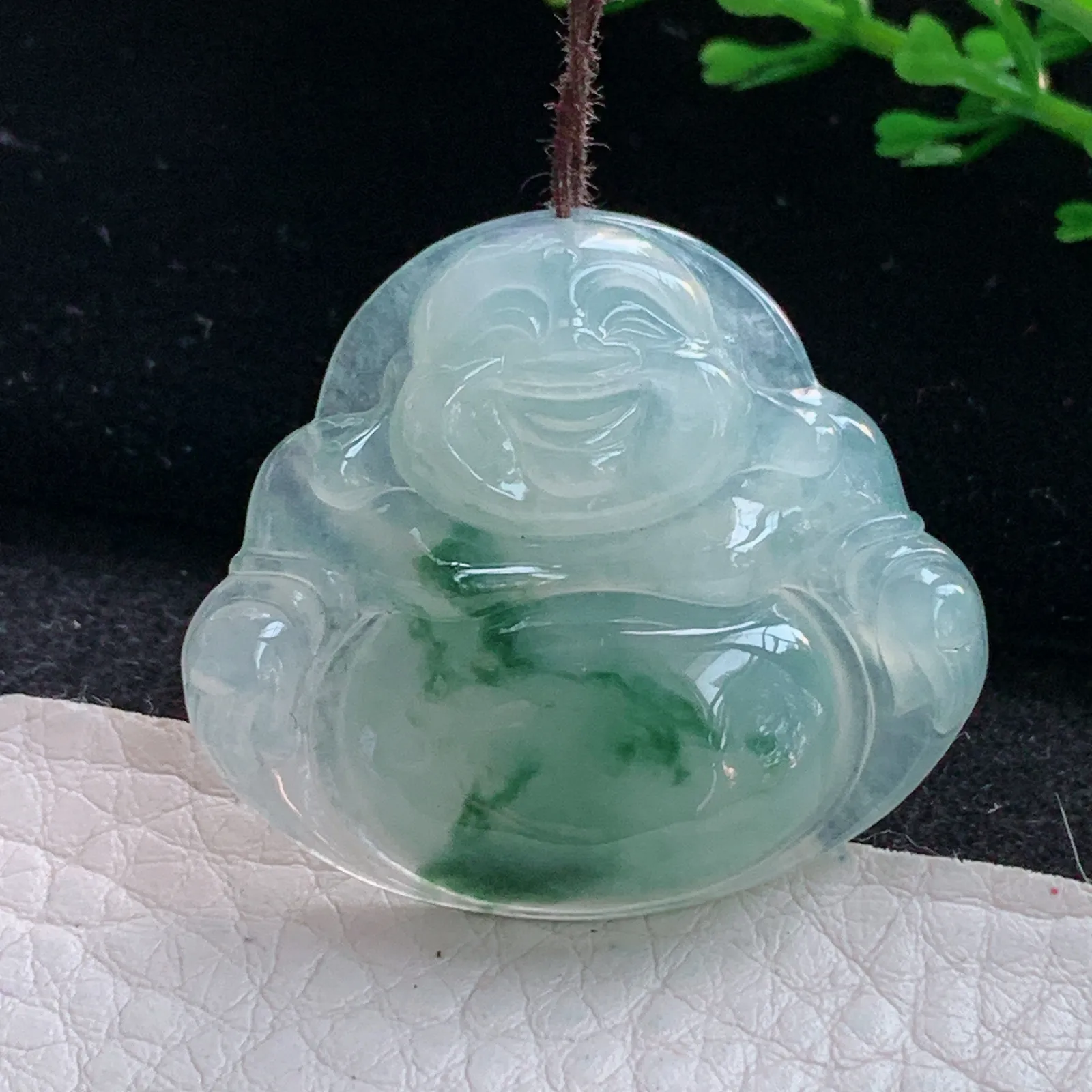 gp实拍31.6*35.5*6缅甸翡翠a货精雕冰飘花饱满佛公玉吊坠 玉挂件