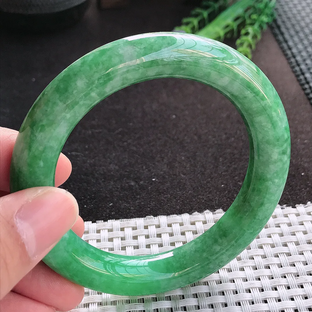 天然A货翡翠56.8/11.4/11.5老坑精美温润满绿阳绿圆条手镯玉镯
