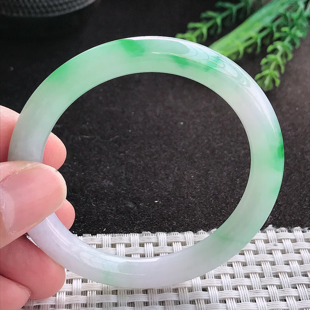 天然A货翡翠53/7.7.8.5老坑精美冰润飘阳绿圆条手镯玉镯