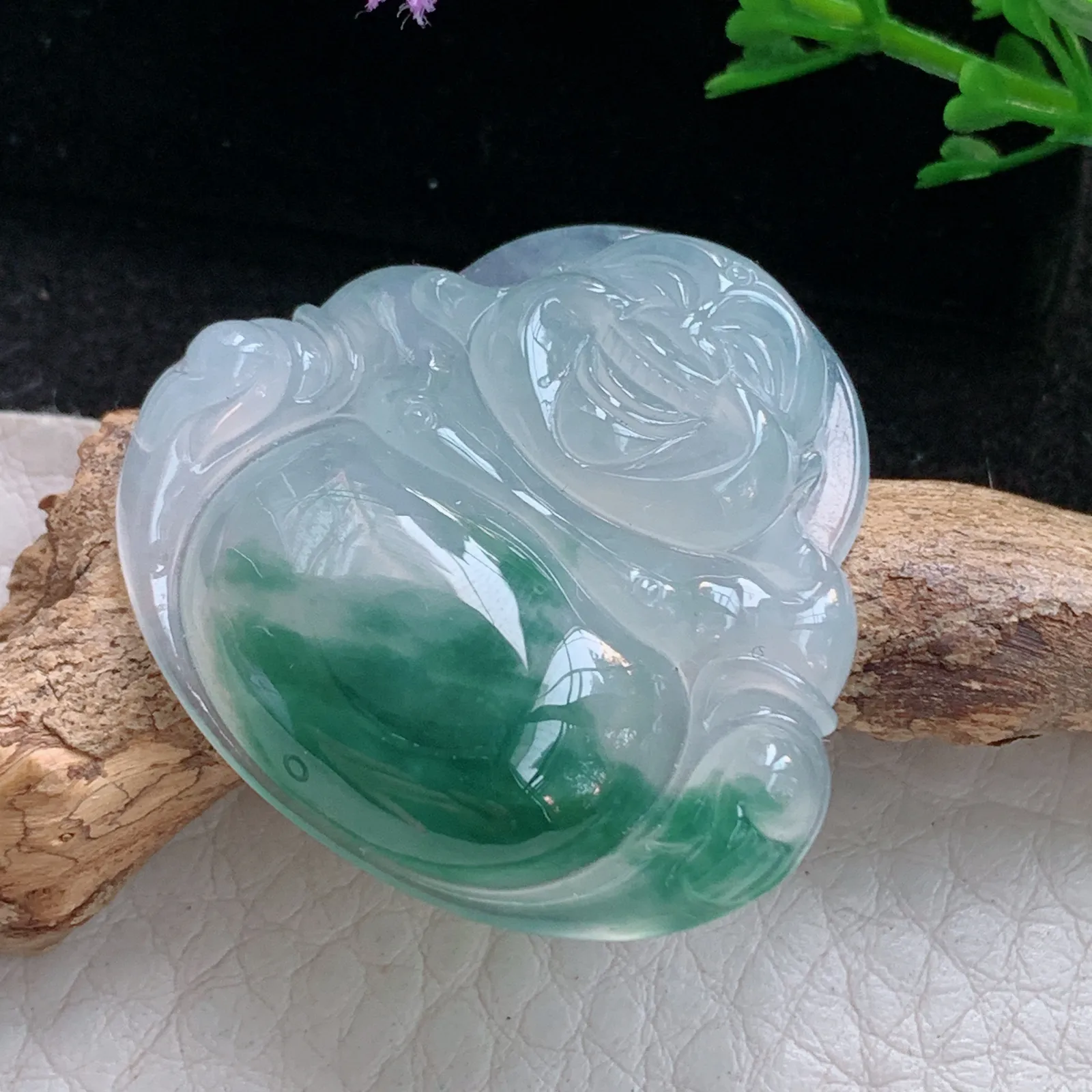 gp实拍28.8*32*6缅甸翡翠a货精雕冰飘花佛公 弥勒佛玉吊坠 玉挂件