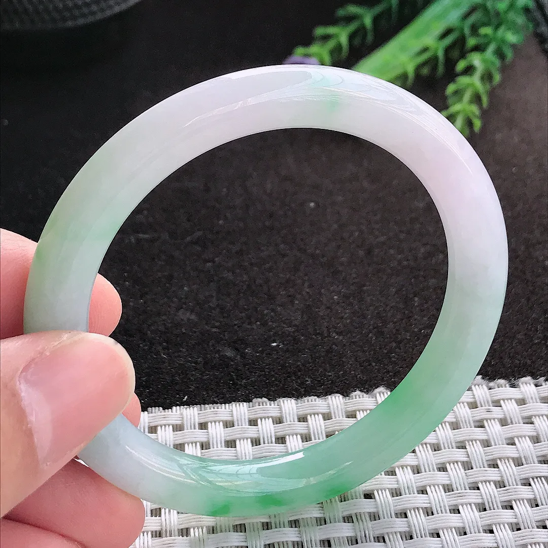 天然A货翡翠53/7.7.8.5老坑精美冰润飘阳绿圆条手镯玉镯