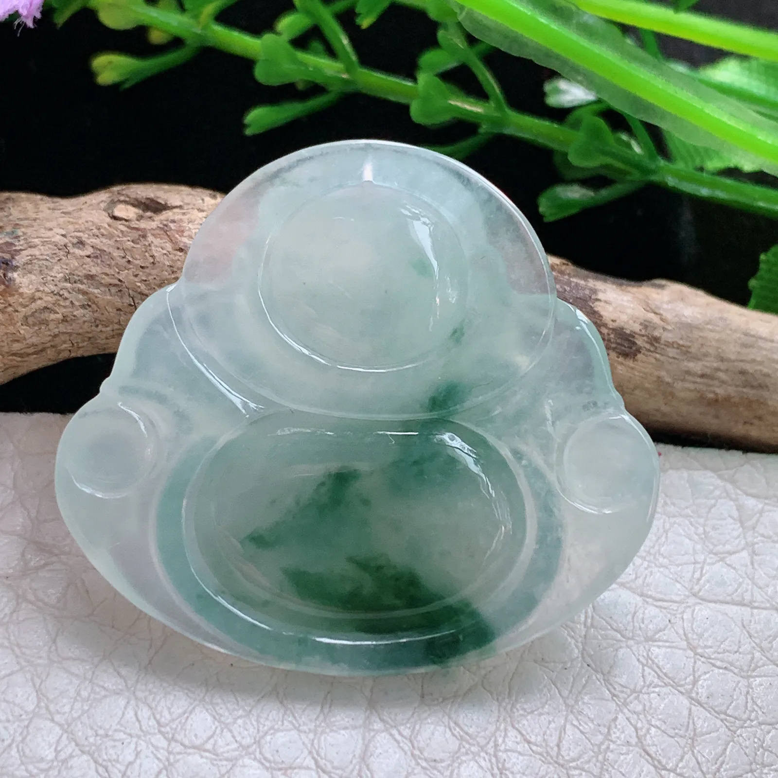 gp实拍31.6*35.5*6缅甸翡翠a货精雕冰飘花饱满佛公玉吊坠 玉挂件