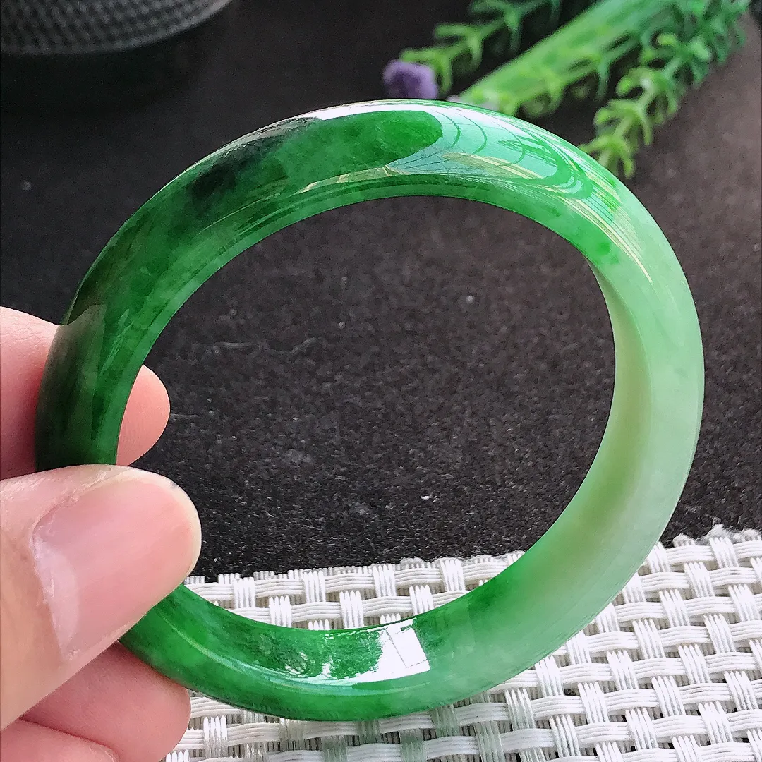 天然A货翡翠53.5/11.8/7.3老坑精美辣阳绿手镯宽边玉镯