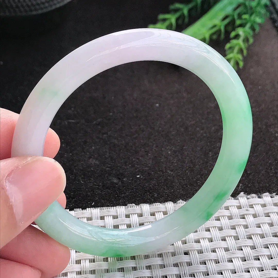 天然A货翡翠53/7.7.8.5老坑精美冰润飘阳绿圆条手镯玉镯