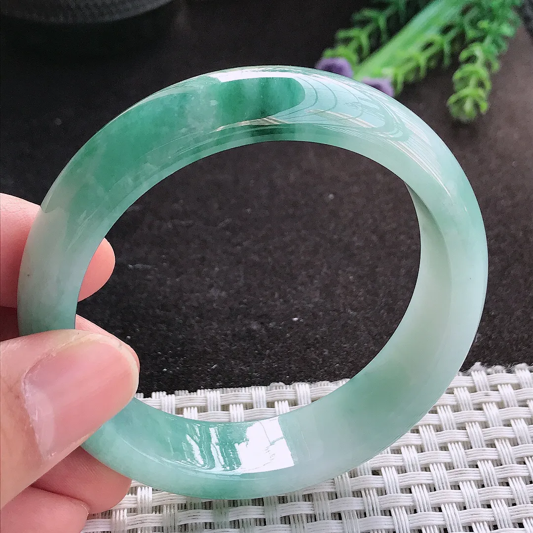 天然A货翡翠56/15.3/8老坑精美冰润飘蓝花手镯宽边玉镯