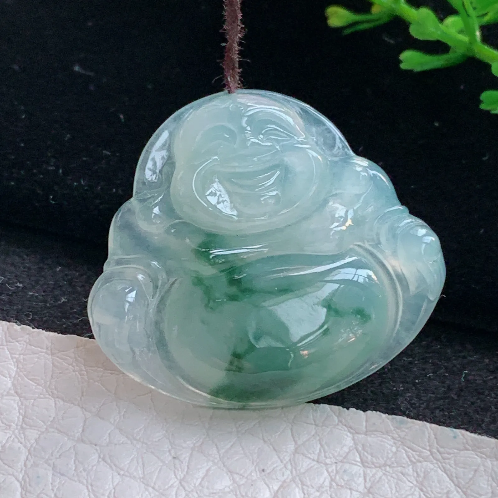 gp实拍31.6*35.5*6缅甸翡翠a货精雕冰飘花饱满佛公玉吊坠 玉挂件