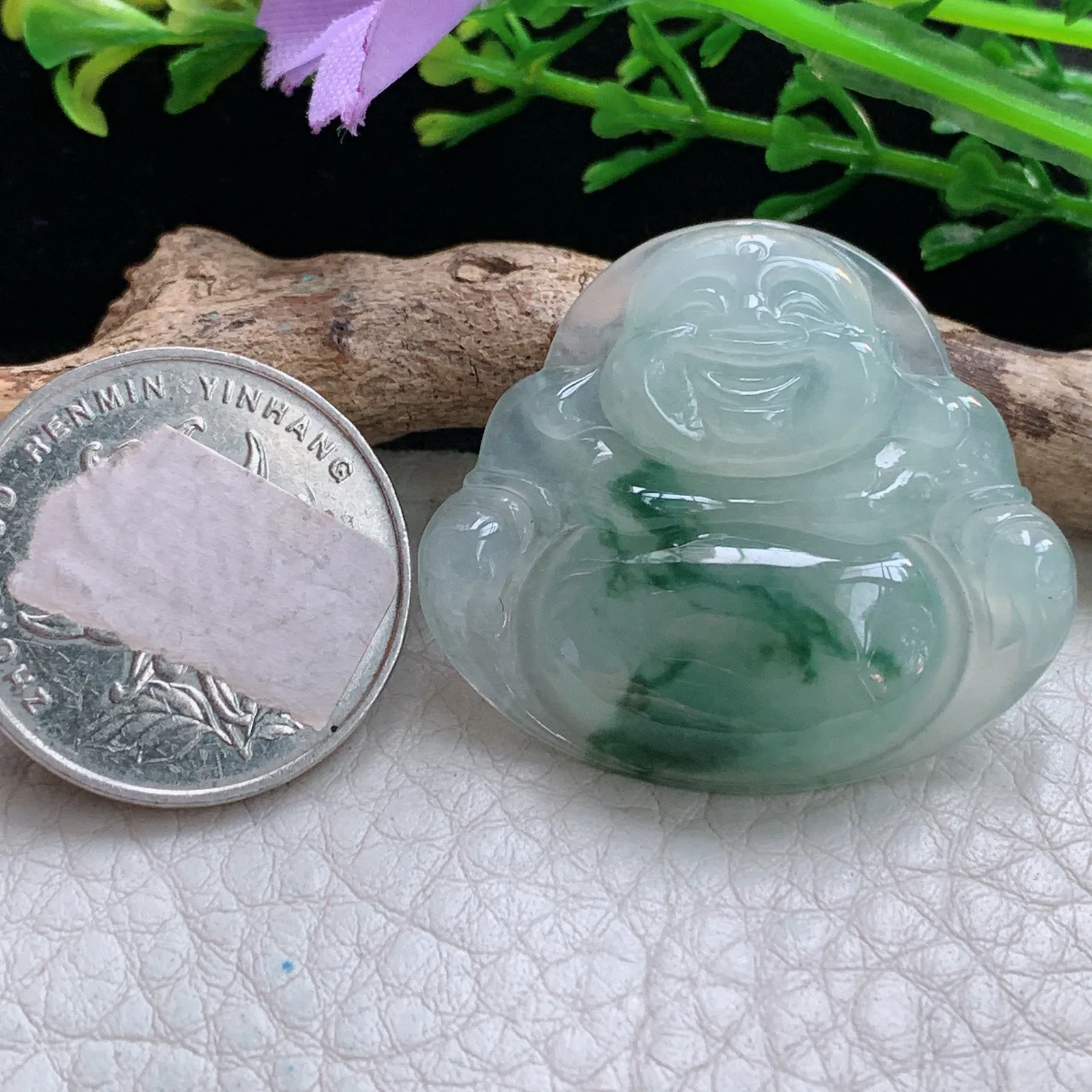 gp实拍31.6*35.5*6缅甸翡翠a货精雕冰飘花饱满佛公玉吊坠 玉挂件