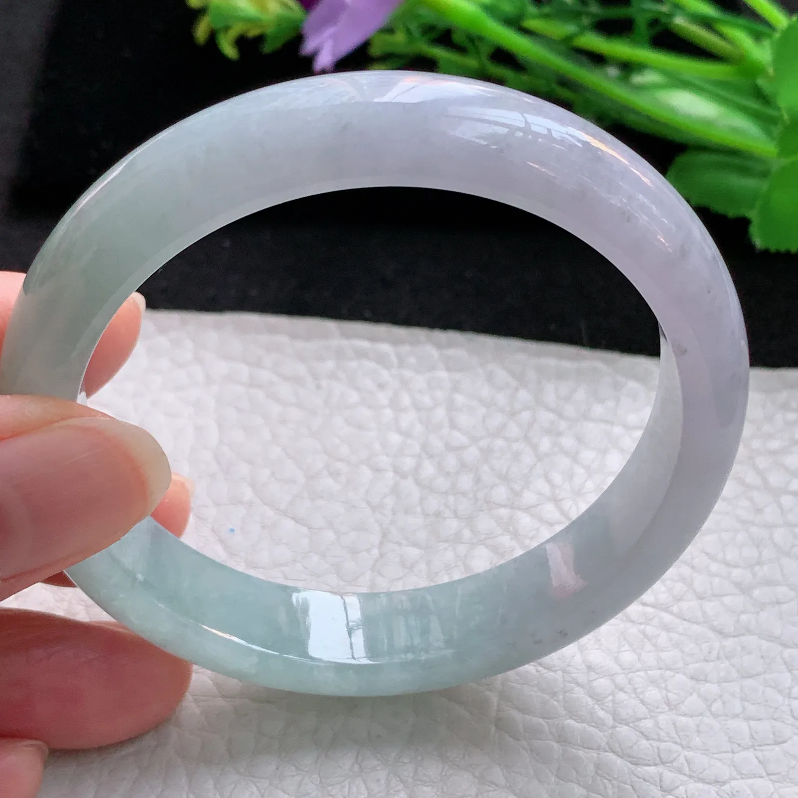 js自然光57*12.3*7.5平安镯 翡翠a货玉手镯春带彩宽边玉手环