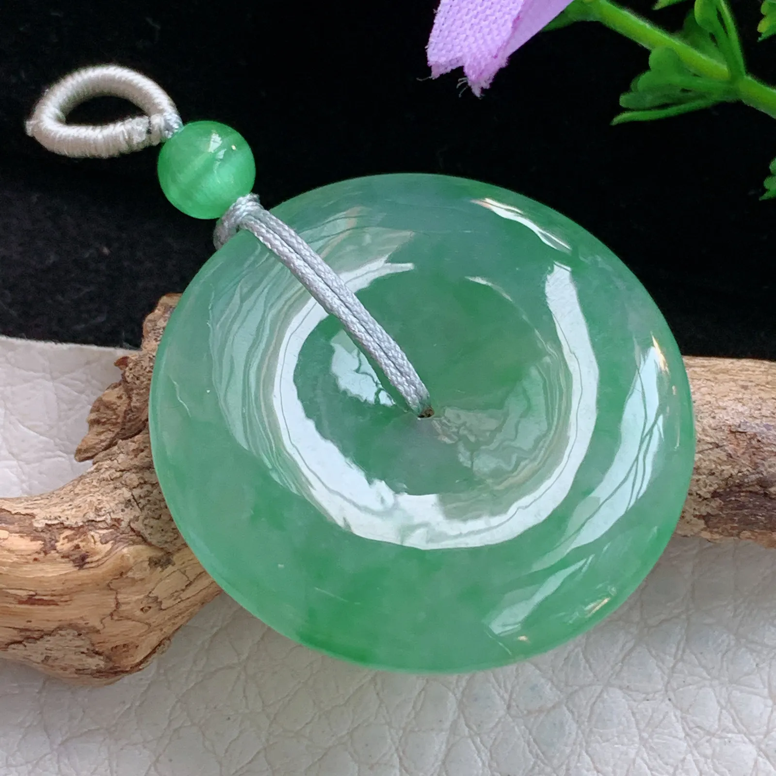 gp实拍32*5.2缅甸翡翠a货精雕冰绿大平安扣 玉扣玉吊坠 玉挂件