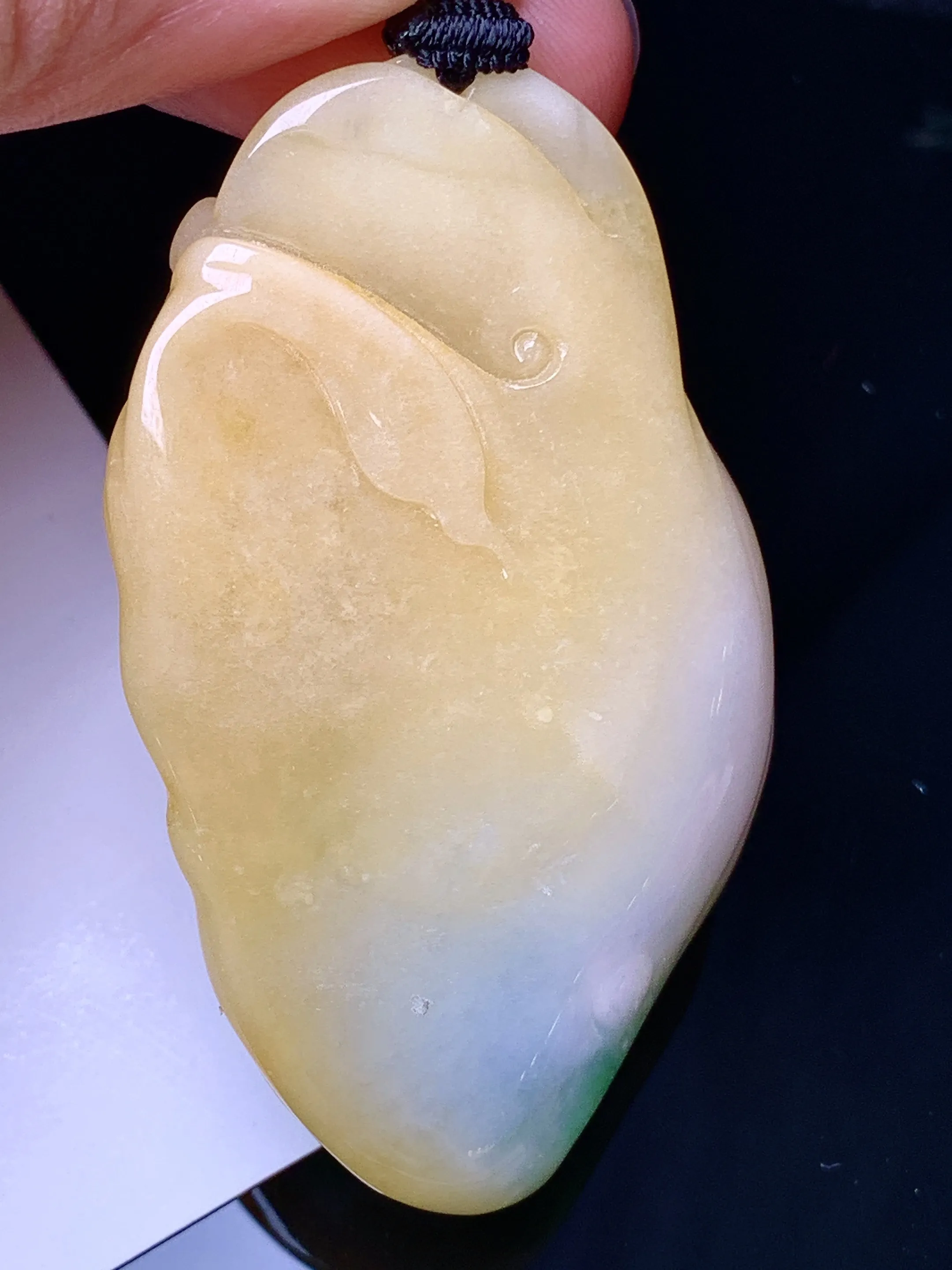 飘黄绿财神吊坠 玉质细腻 水润亮眼 色泽艳丽 整体尺寸52.5*36.2*23.3