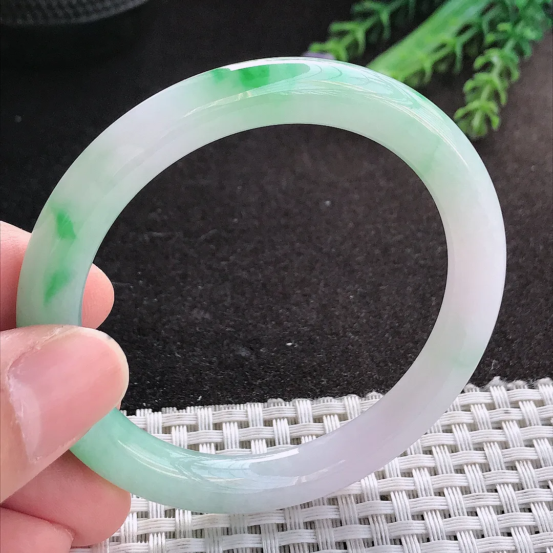 天然A货翡翠53/7.7.8.5老坑精美冰润飘阳绿圆条手镯玉镯