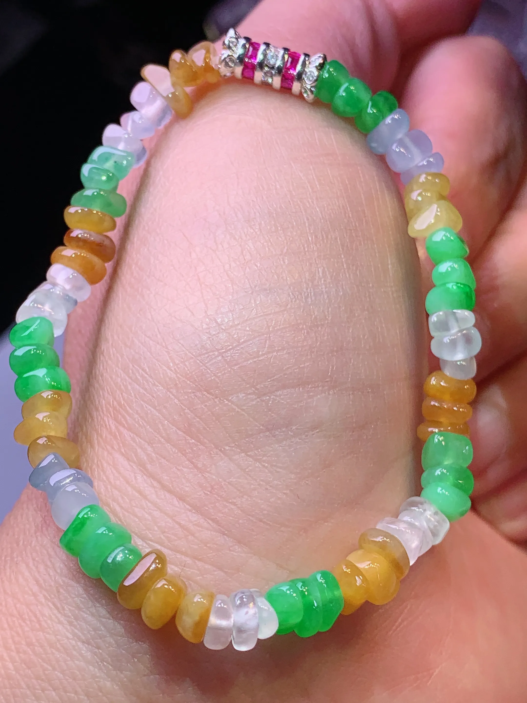 18k金钻镶嵌多宝随形吊坠 玉质细腻 水润亮眼 色泽艳丽 整体尺寸4*3*2.5