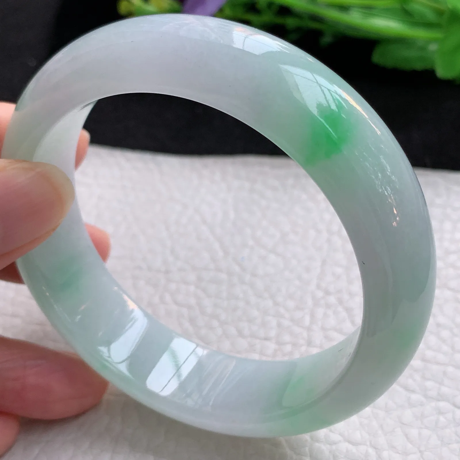 nr大圈口60*17.5*9.3轮胎镯 翡翠a货玉手镯飘阳绿宽边玉手环