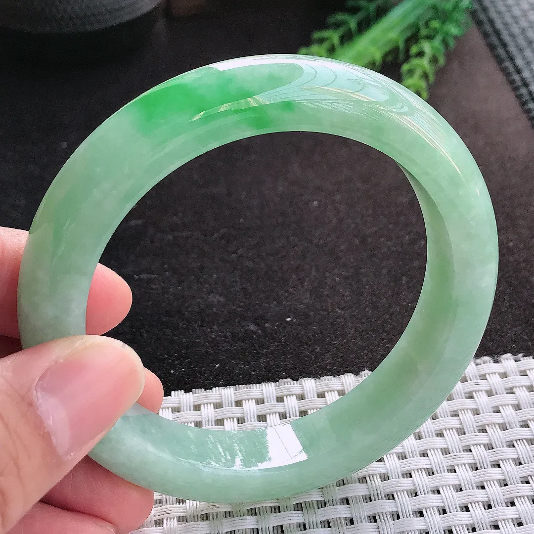 天然A货翡翠59.8/12.8/9.8老坑精美冰润满绿飘阳绿手镯宽边玉镯