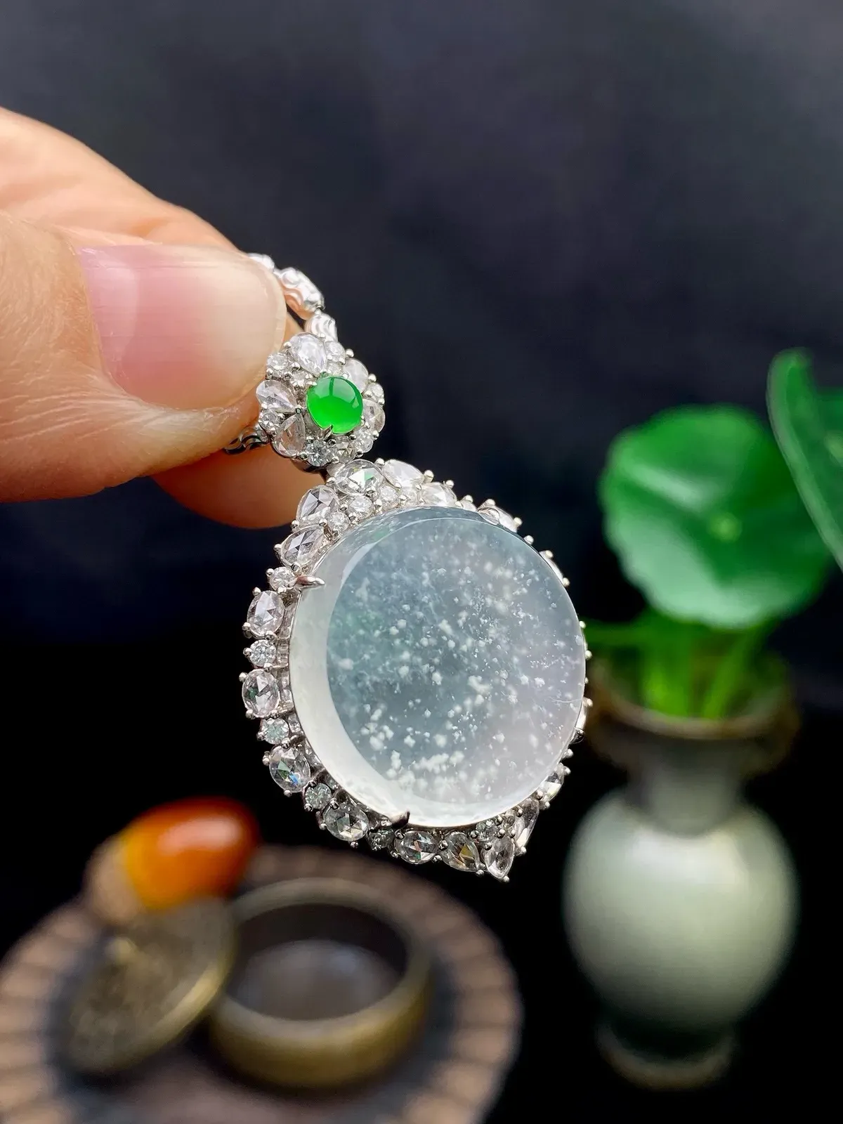 【冰种圆无事牌】老坑雪花棉，质地细腻，种水色俱全，冰透闪亮，18k金钻镶嵌，裸石尺寸19*3.4毫米