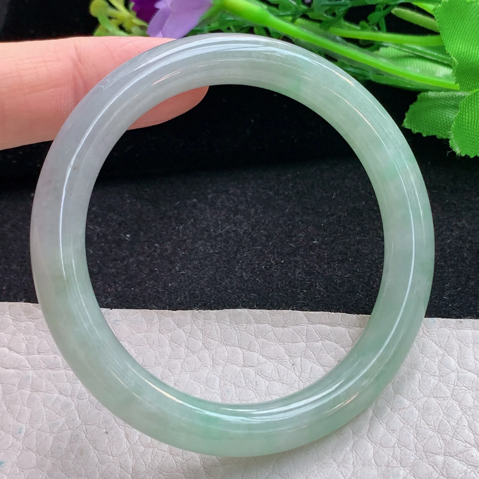 n自然光53.5*8.5叮当镯 翡翠a货玉手镯水润清新秀气圆条玉手环 美人镯