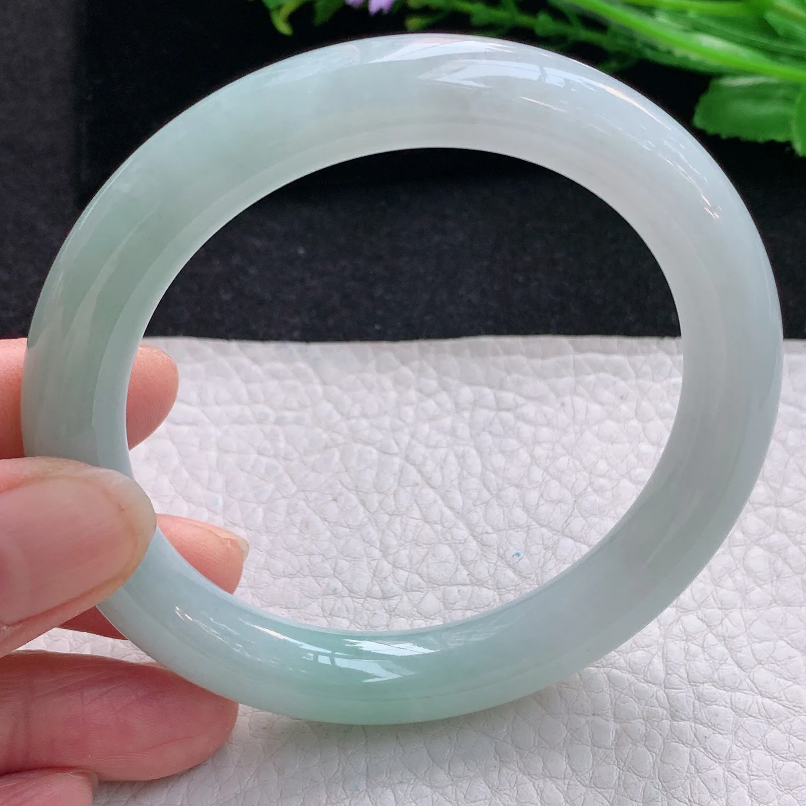 nr大圈口60*10.8*10.3美人镯 天然缅甸翡翠水润是半山水圆条珠宝玉手镯