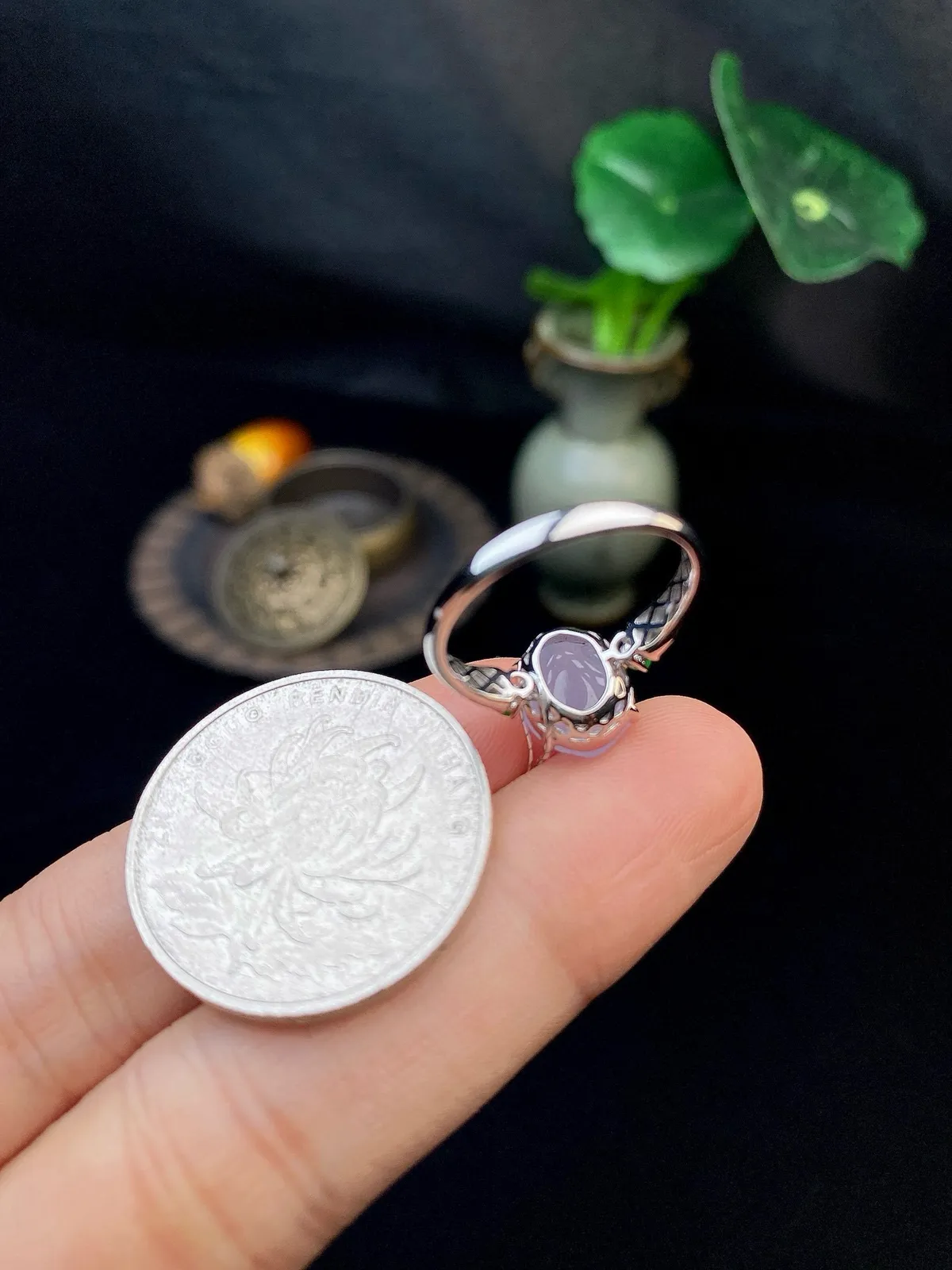 【冰种紫貔貅戒指】质地细腻，饱满度很好，晶莹剔透，18k金钻镶嵌，裸石尺寸9.7*8.1*4.1毫米