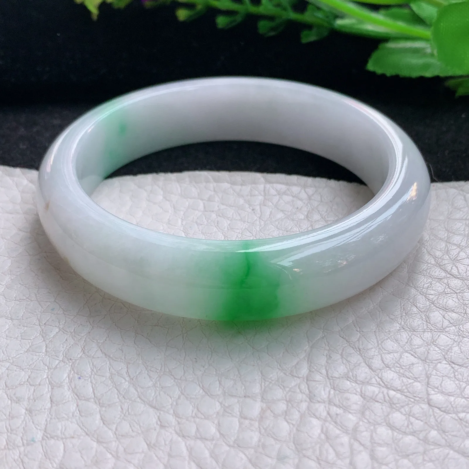 z自然光54.5*13*7.8平安镯 天然缅甸翡翠飘绿宽边玉手镯 珠宝玉手环