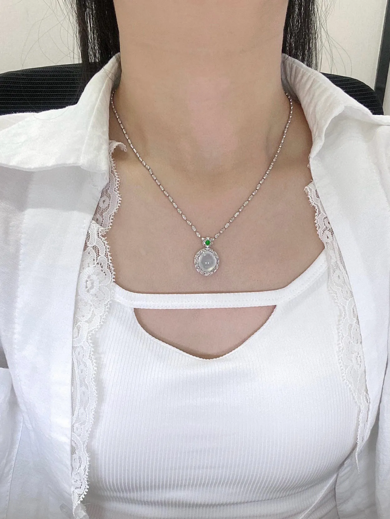 【冰种蛋面吊坠、戒指两用款】种水很不错、细腻水润，形状很饱满，收藏品质，18K金钻镶嵌，裸石尺寸11.4*10.3*4.6毫米