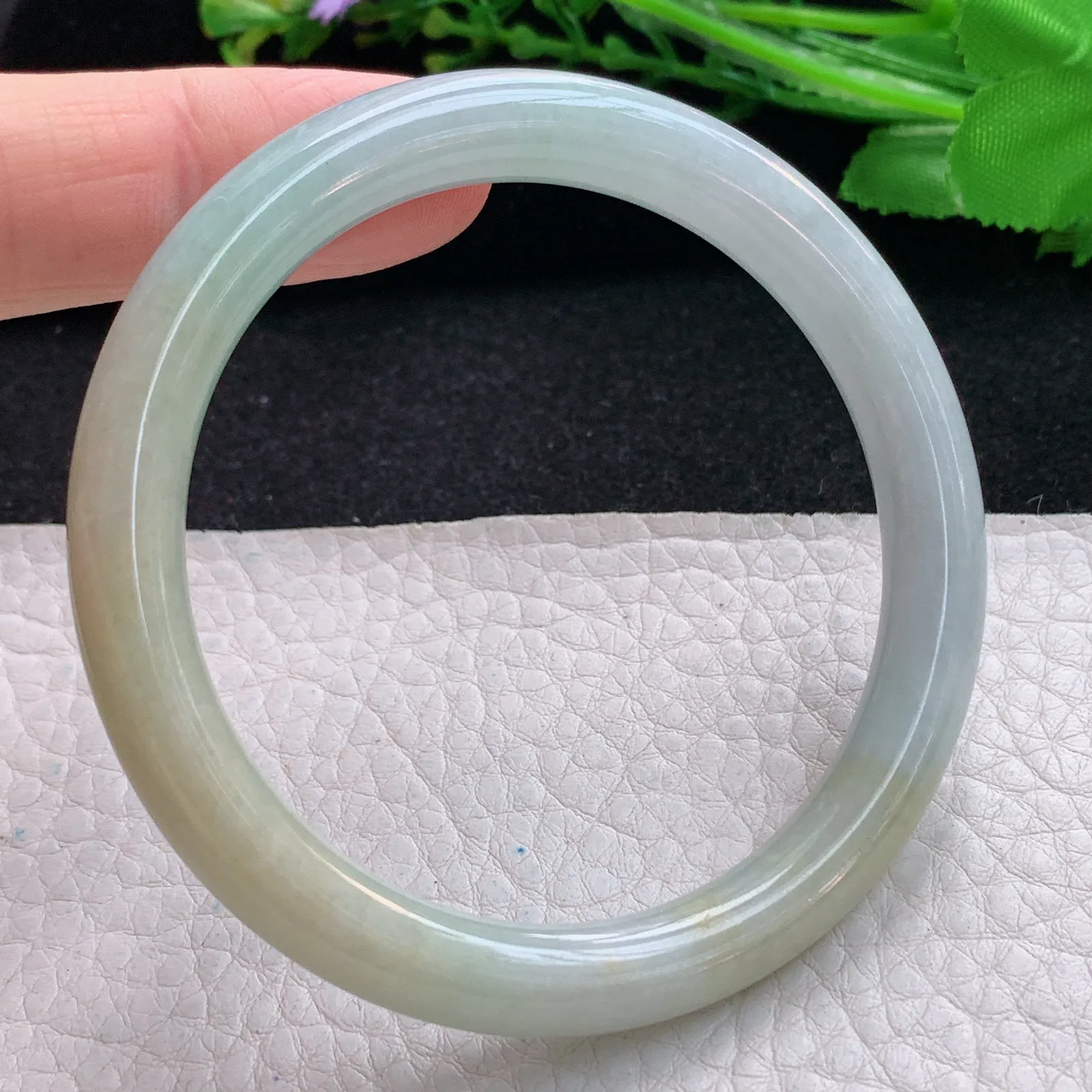 xx自然光54.5*7.8*7.2美人镯 翡翠a货玉手镯水润双彩圆条玉手环 叮当镯