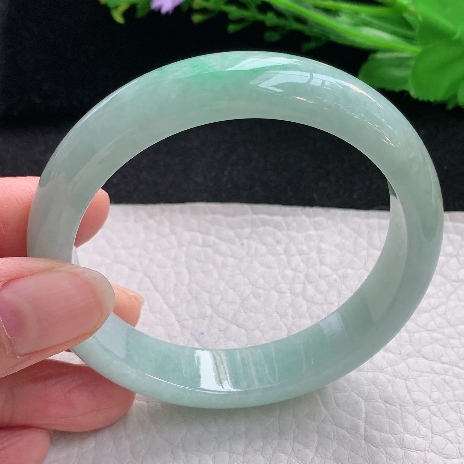 js自然光57*13.2*7.8平安镯 天然缅甸翡翠胶感清新飘绿宽边玉手镯 珠宝玉手环