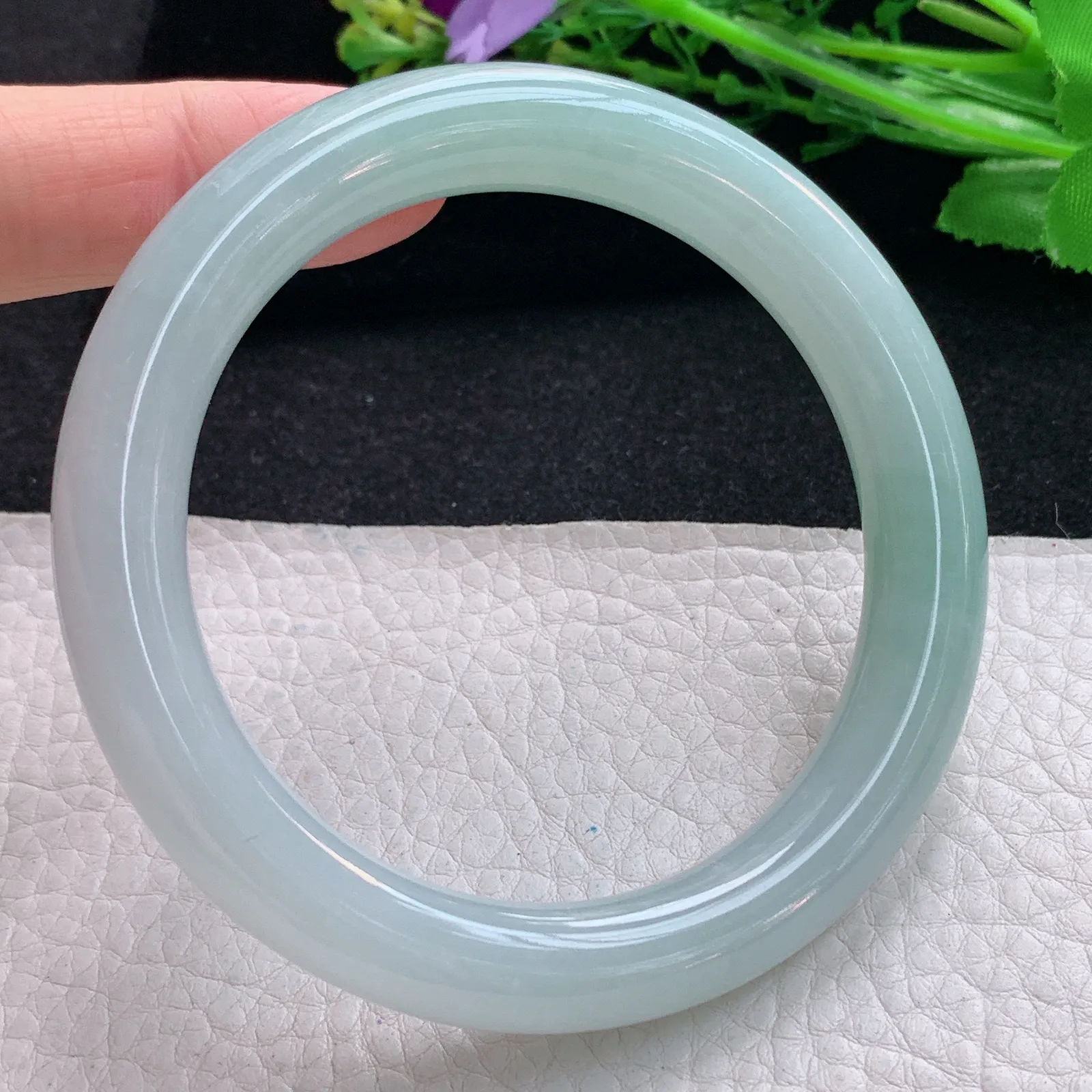 nr大圈口60*10.8*10.3美人镯 天然缅甸翡翠水润是半山水圆条珠宝玉手镯