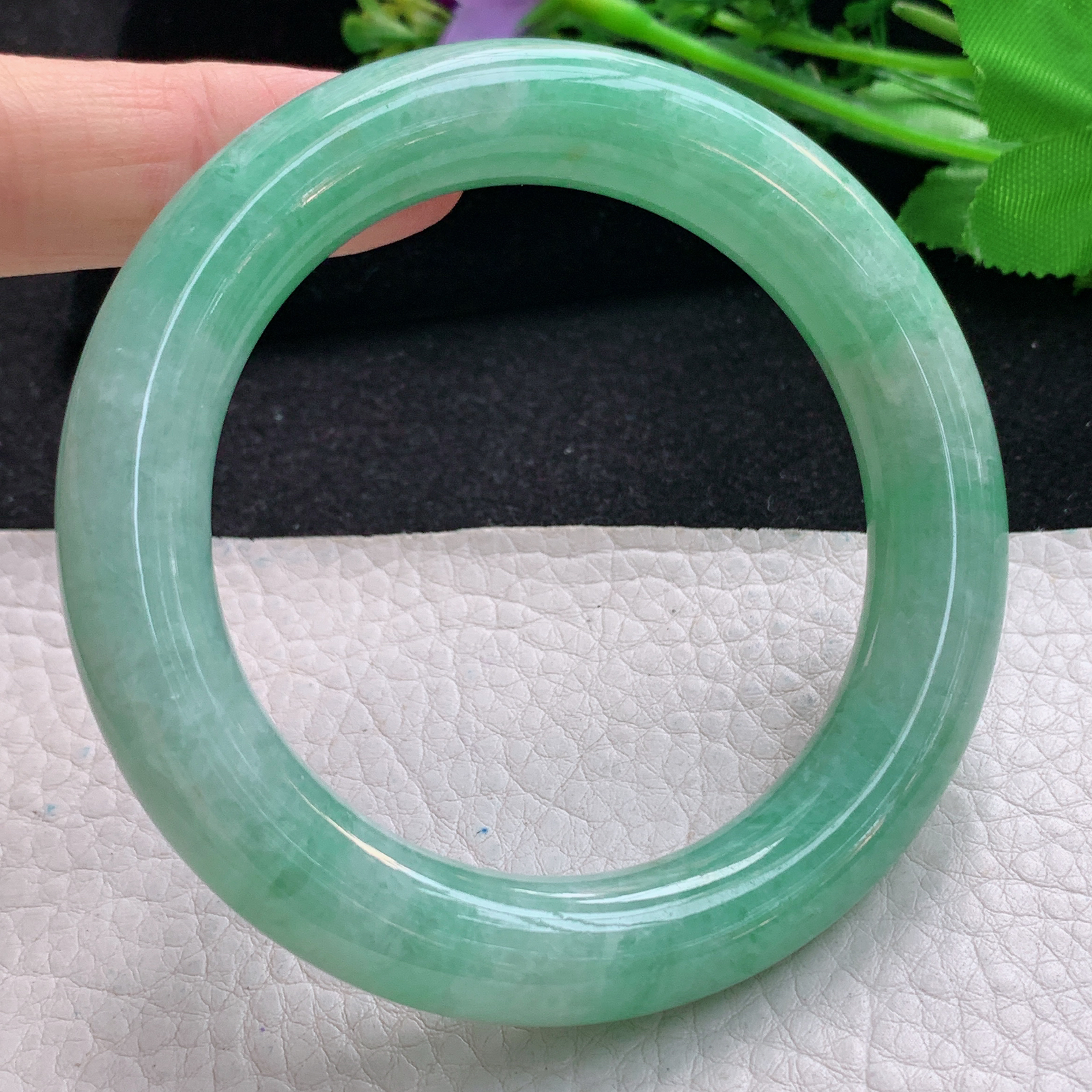 cc自然光56.5*12*11.3美人镯 天然缅甸翡翠胶感满绿圆条玉手镯 珠宝玉手环