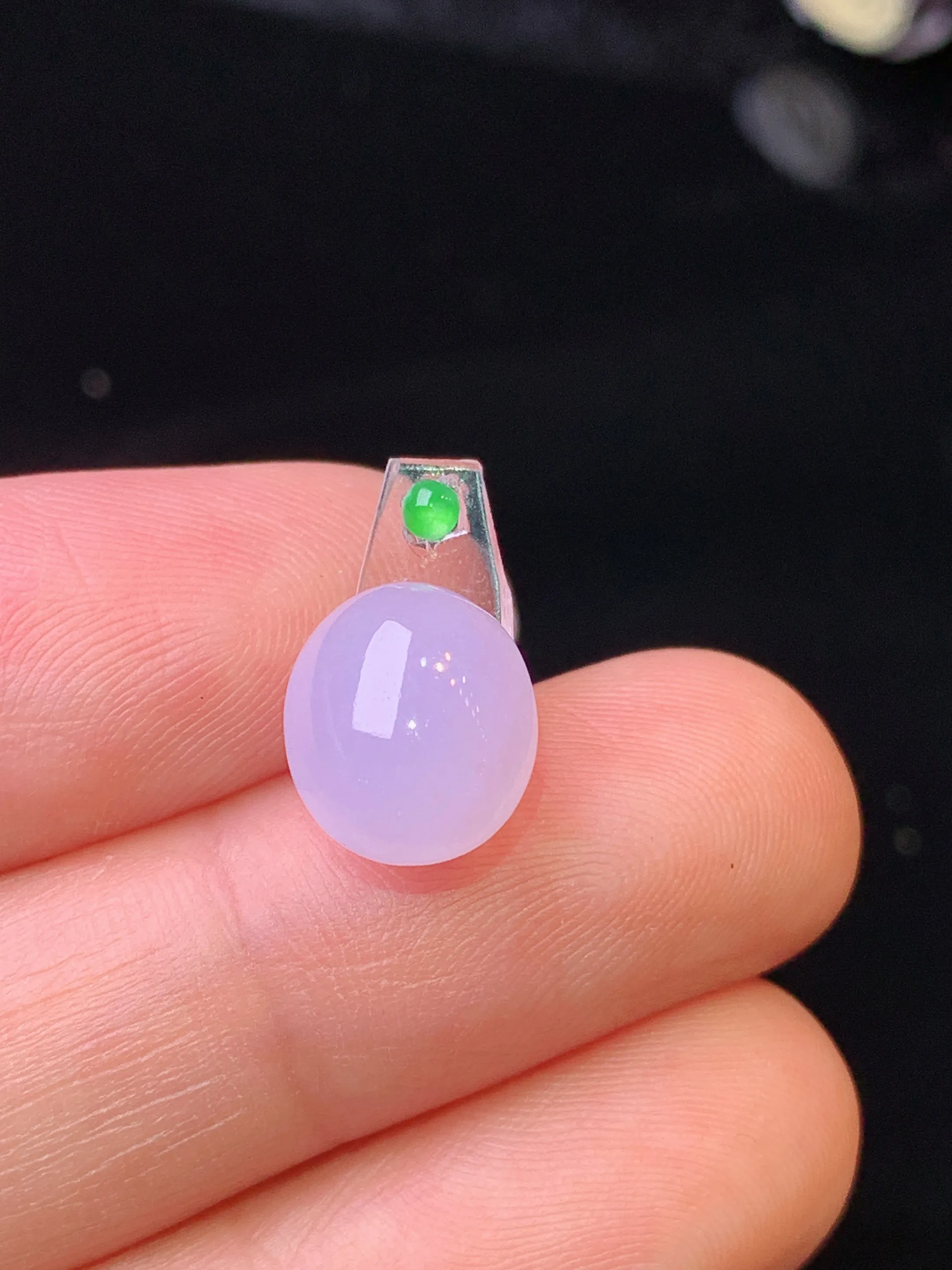 镶嵌款 淡紫罗兰蛋面吊坠 玉质细腻 水润亮眼 色泽艳丽 整体尺寸10.3*9*5.5