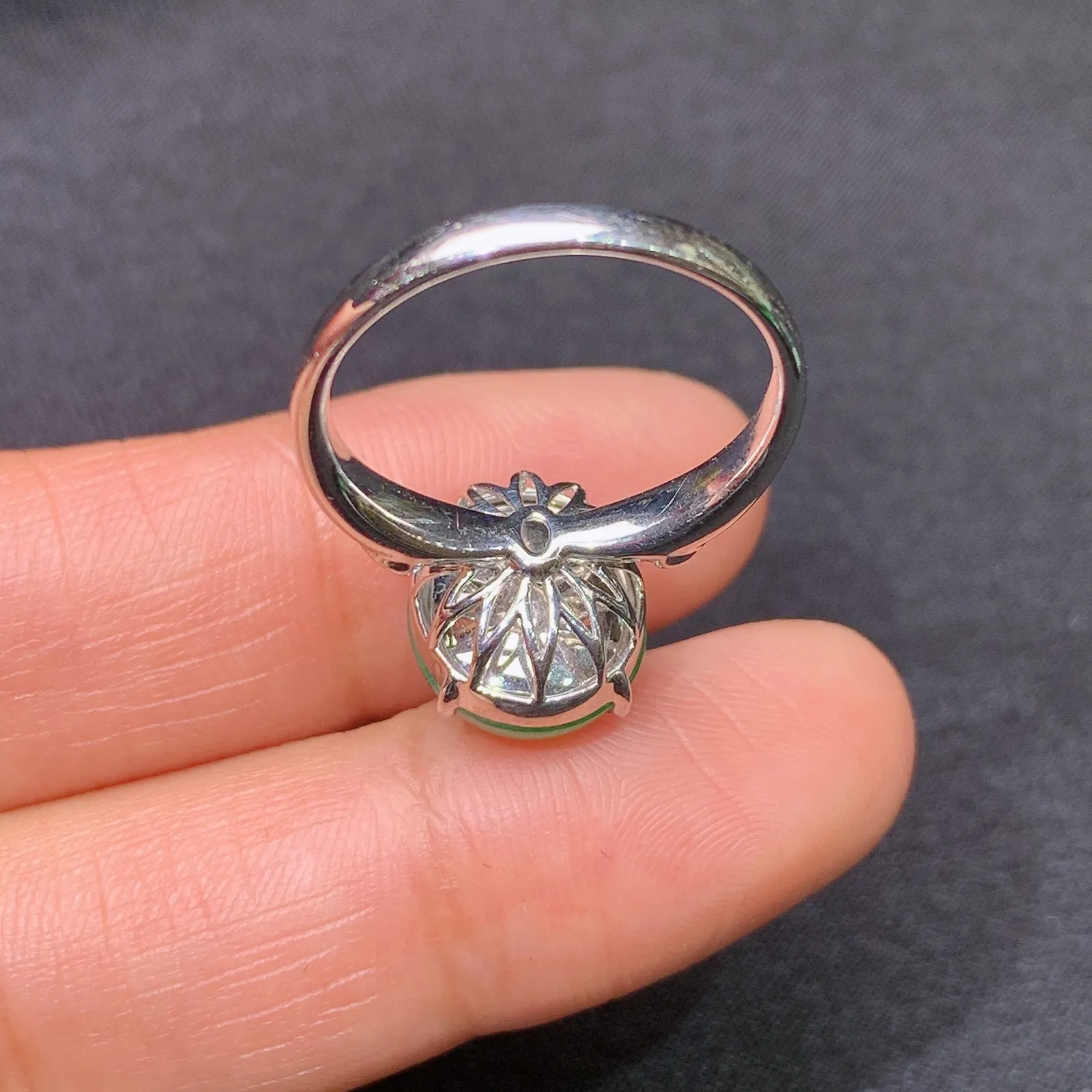 冰甜绿蛋面戒指，18镶嵌佳品，简约时尚，冰润色阳，种水足，Jc 圈口14 尺寸11.7*10*4.7