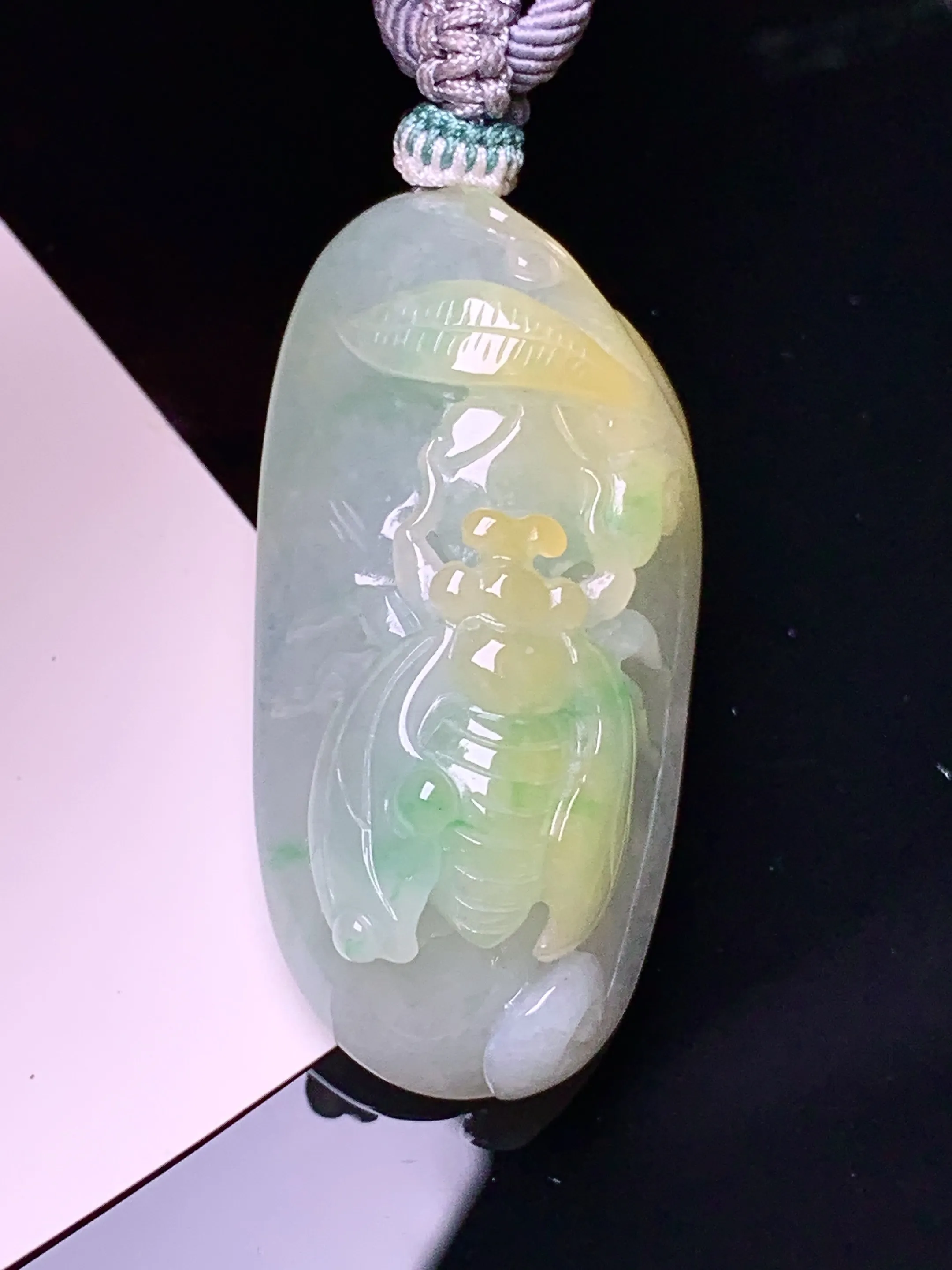 飘黄金蝉吊坠 玉质细腻 水润亮眼 色泽艳丽 整体尺寸43.2*21.5*11.8