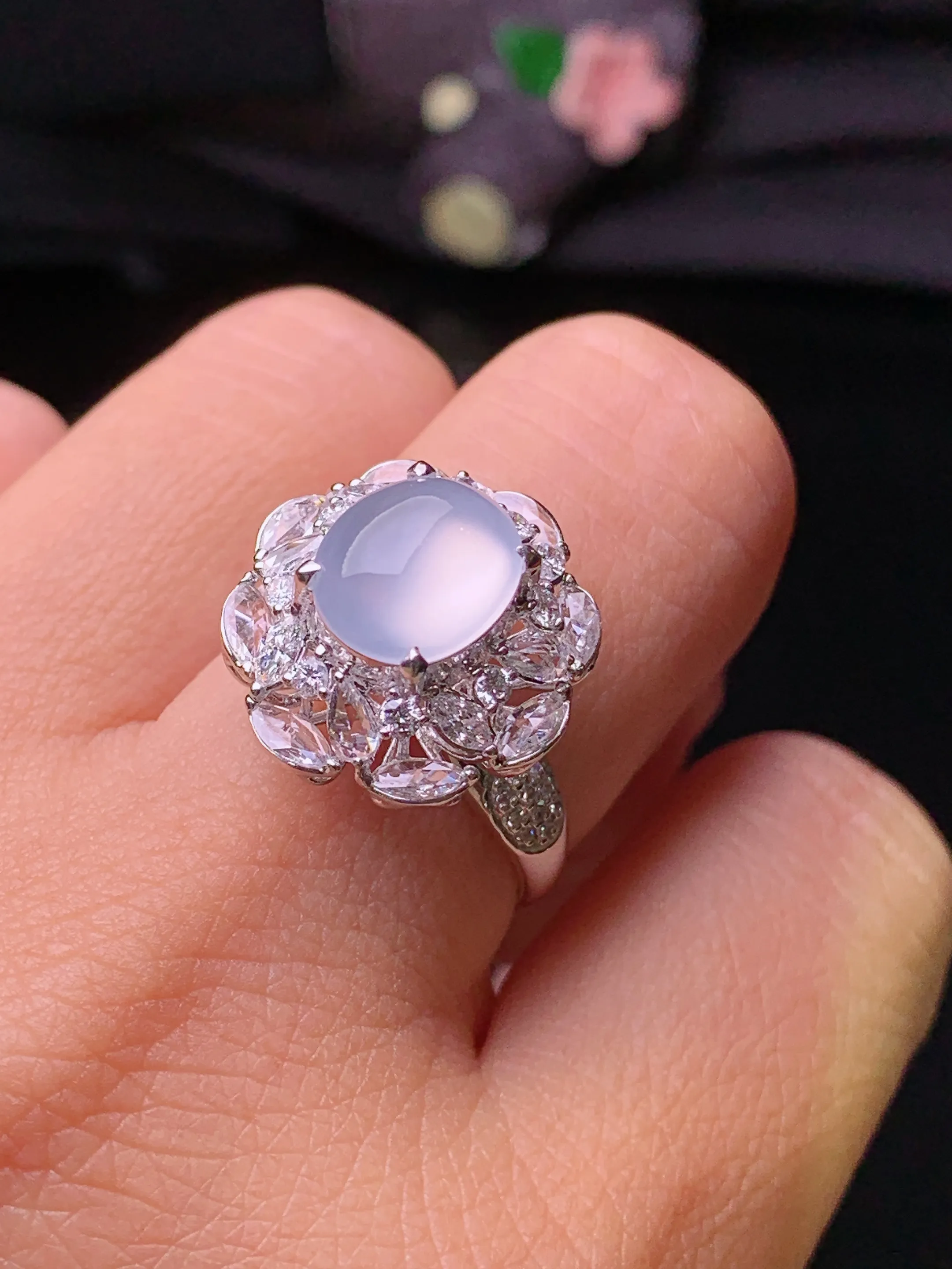 18k金钻镶嵌冰种平安扣戒指 玉质细腻 水润亮眼 色泽艳丽 圈口14.5 整体尺寸17.5*16.8*12.8