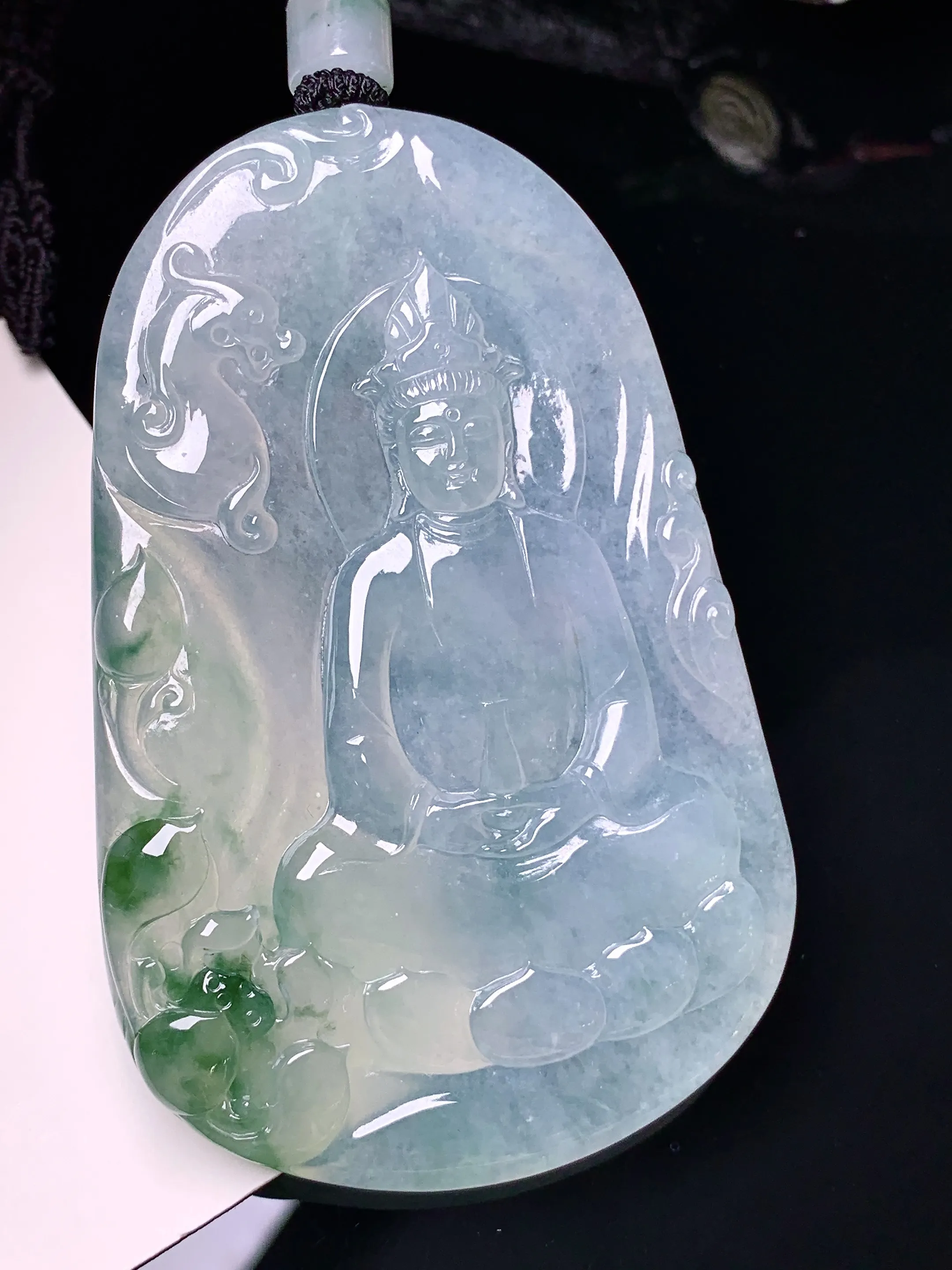 飘绿莲花观音吊坠 玉质细腻 水润亮眼 色泽艳丽 整体尺寸69.5*45.2*5.6