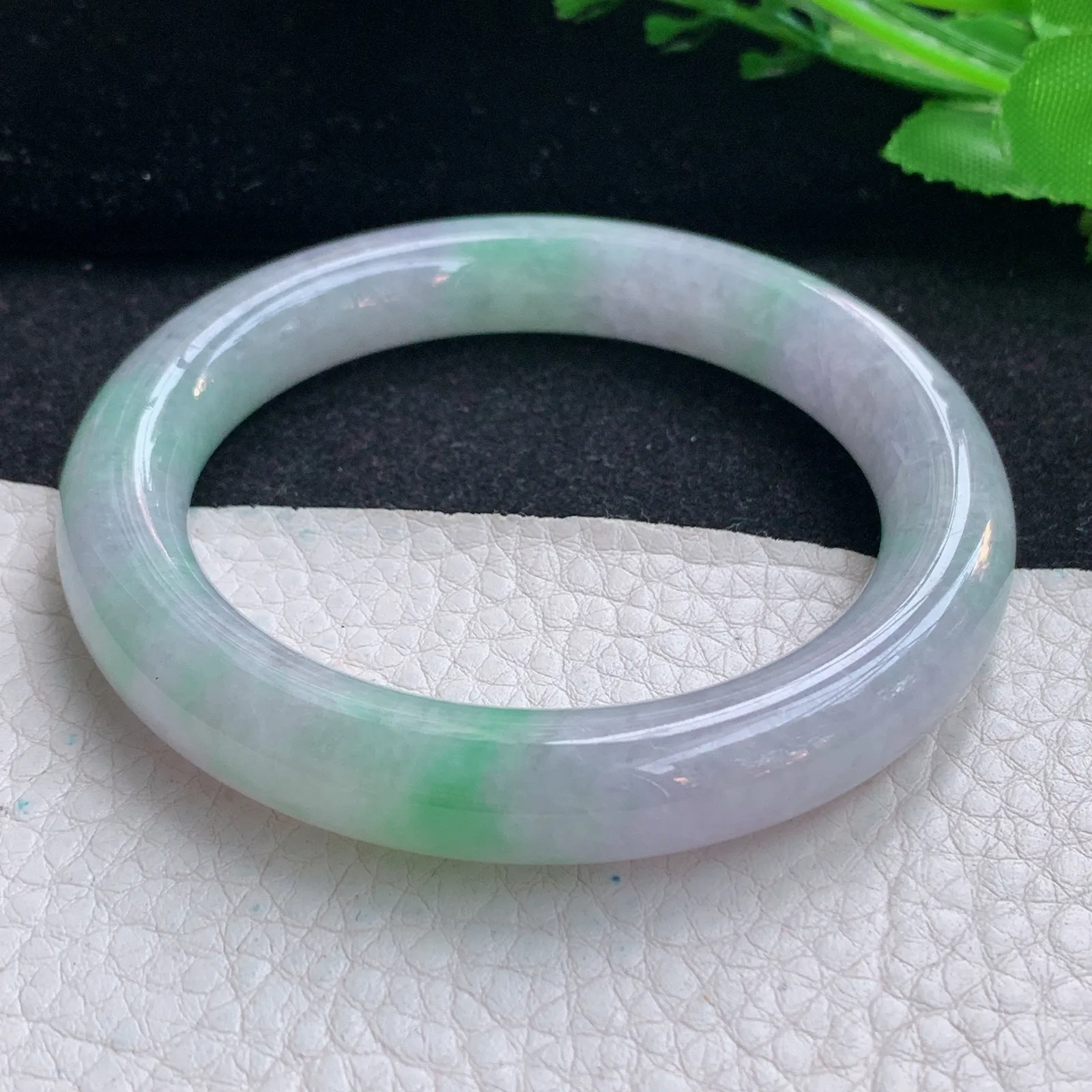 ss自然光54*10美人镯 翡翠a货玉手镯水润春带彩圆条珠宝玉手环