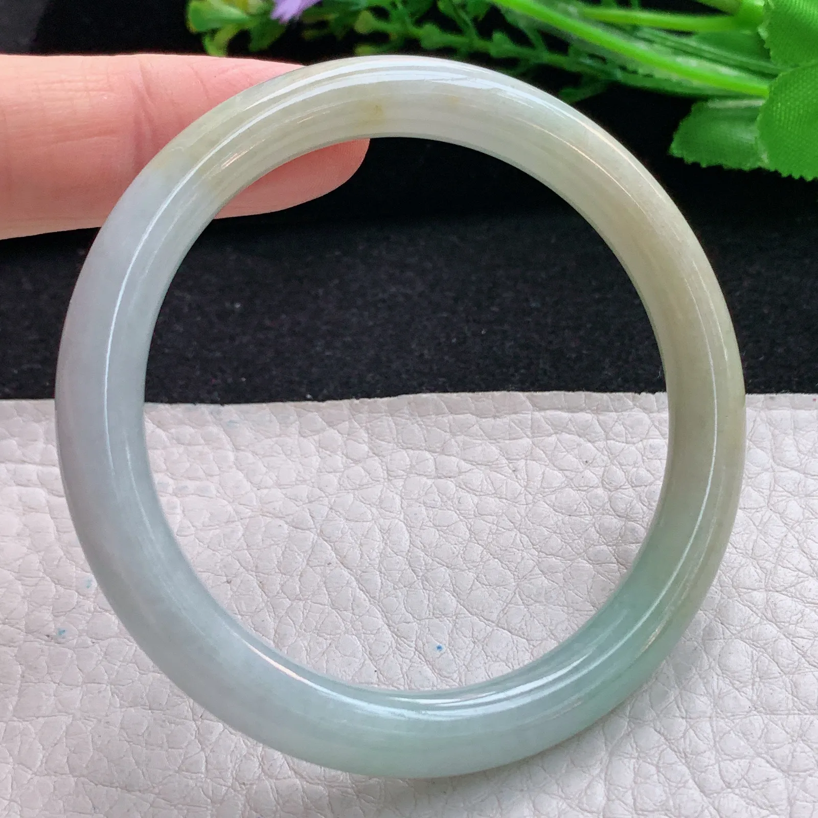 xx自然光54.5*7.8*7.2美人镯 翡翠a货玉手镯水润双彩圆条玉手环 叮当镯