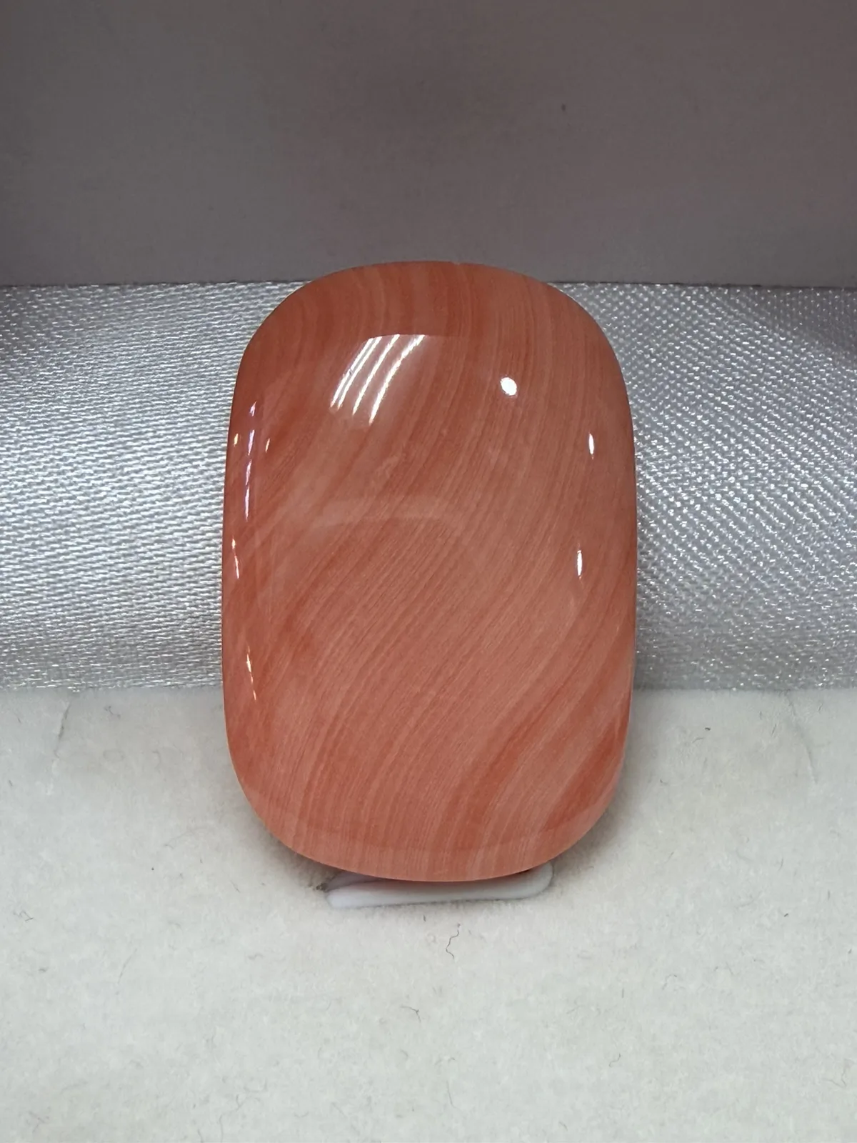 【天然莫莫粉珊瑚大花裸石】天然️添加️优化，台湾产地，莫莫材料，橙粉色，裸石整料雕刻花件漂亮！大花裸石直径30.2*20.4*8.2mm，重量为8克，可适合做镶嵌吊坠、胸针等！