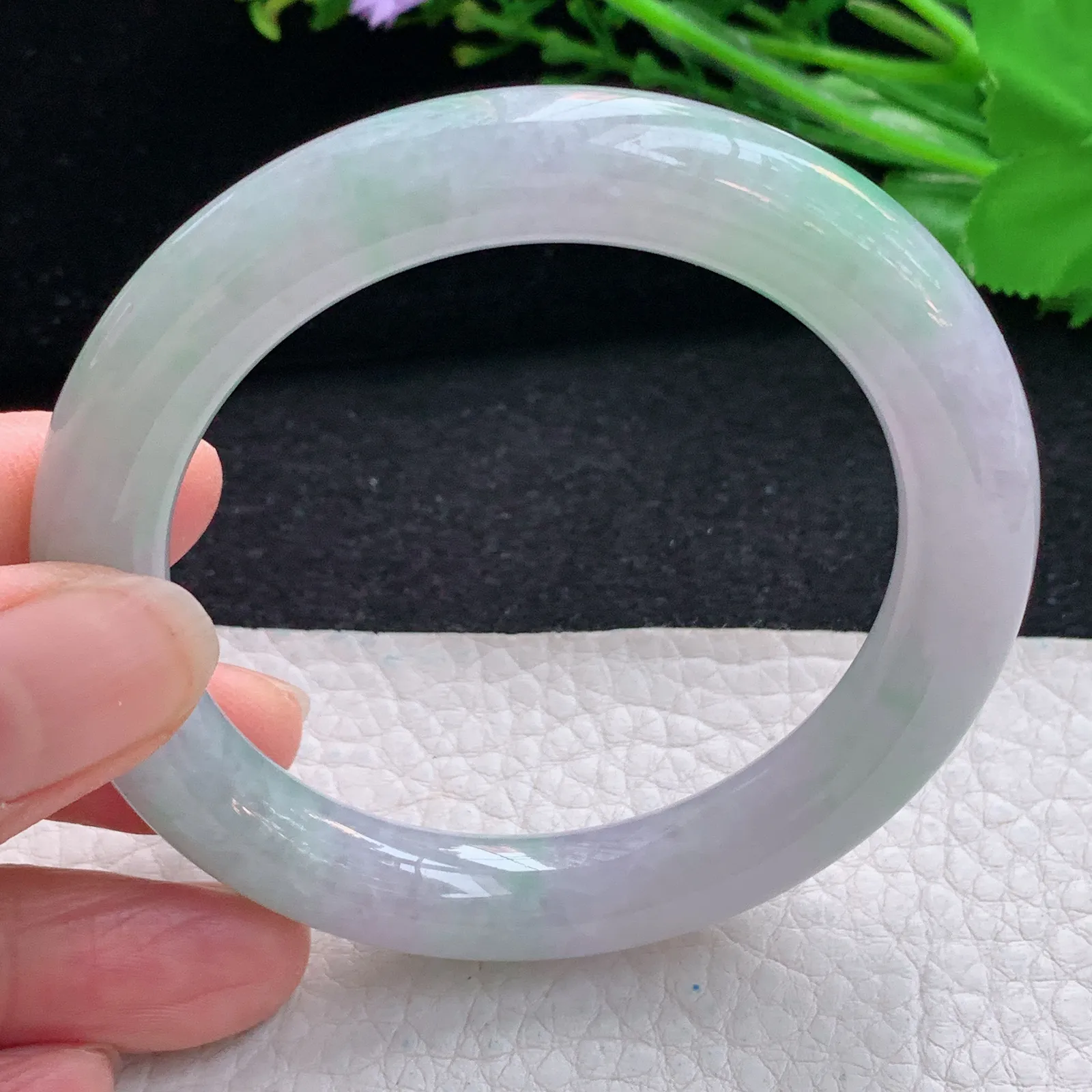 ss自然光54*10美人镯 翡翠a货玉手镯水润春带彩圆条珠宝玉手环