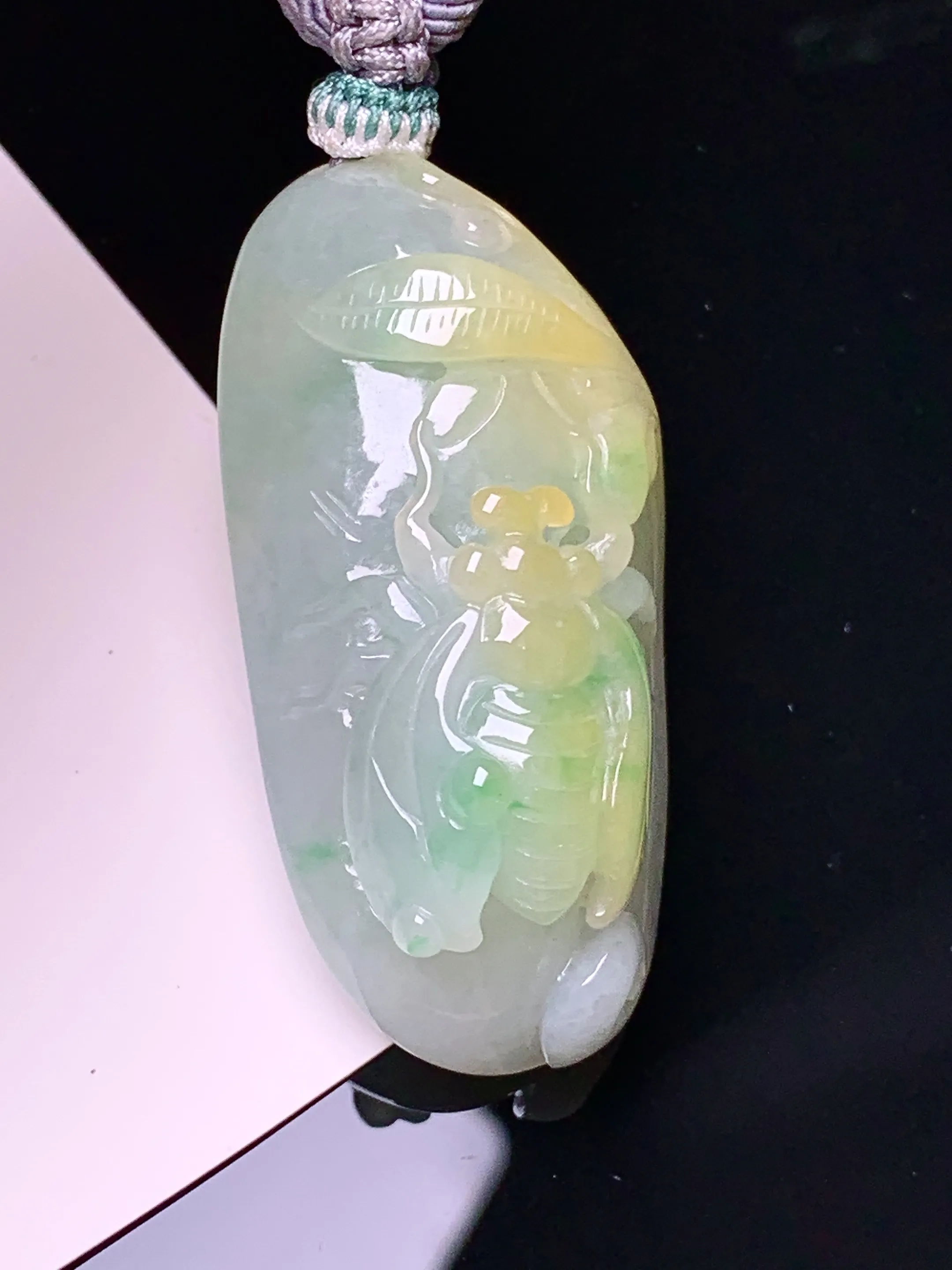 飘黄金蝉吊坠 玉质细腻 水润亮眼 色泽艳丽 整体尺寸43.2*21.5*11.8