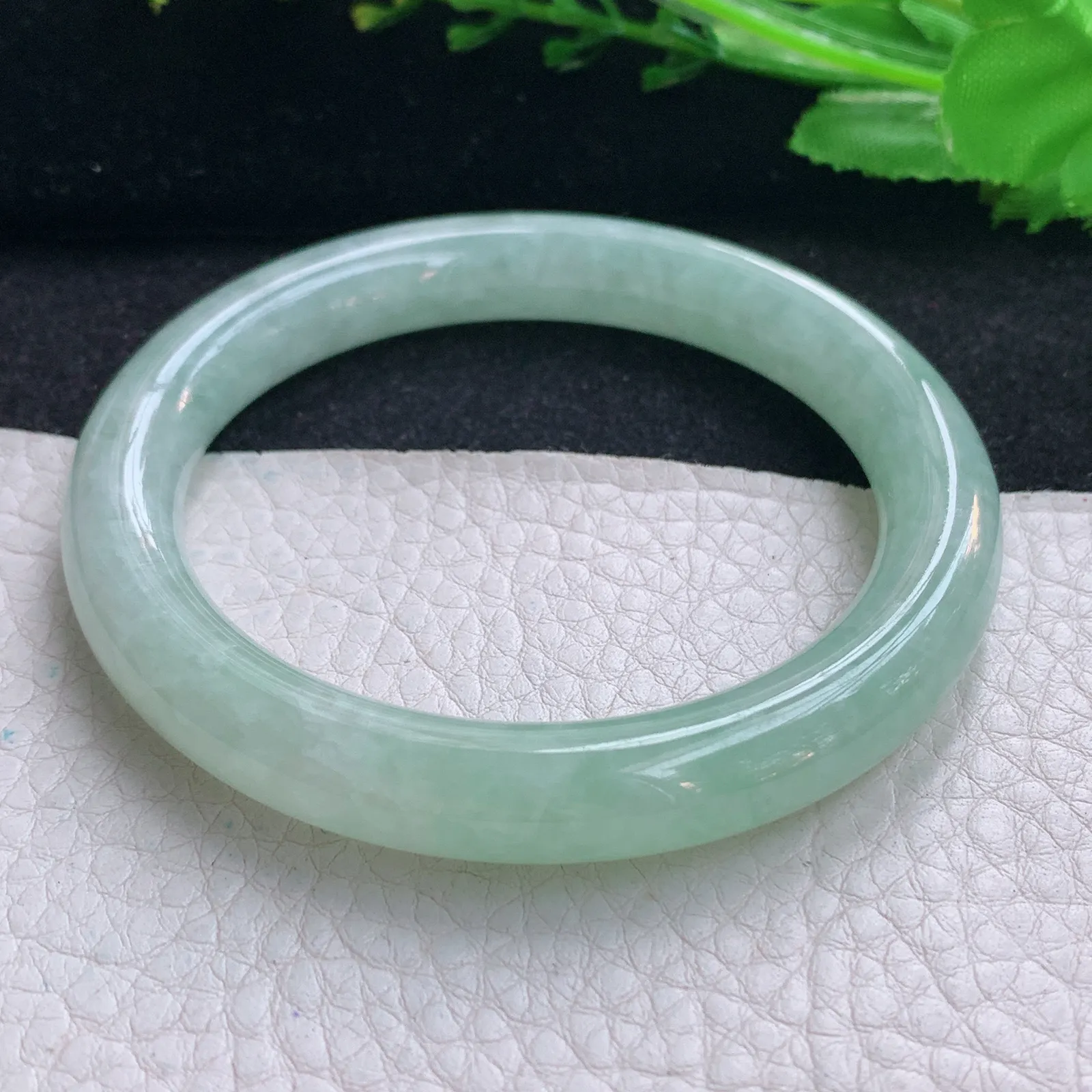 ss自然光56*9.8*9.6美人镯 翡翠a货玉手镯水绿圆条珠宝玉手环