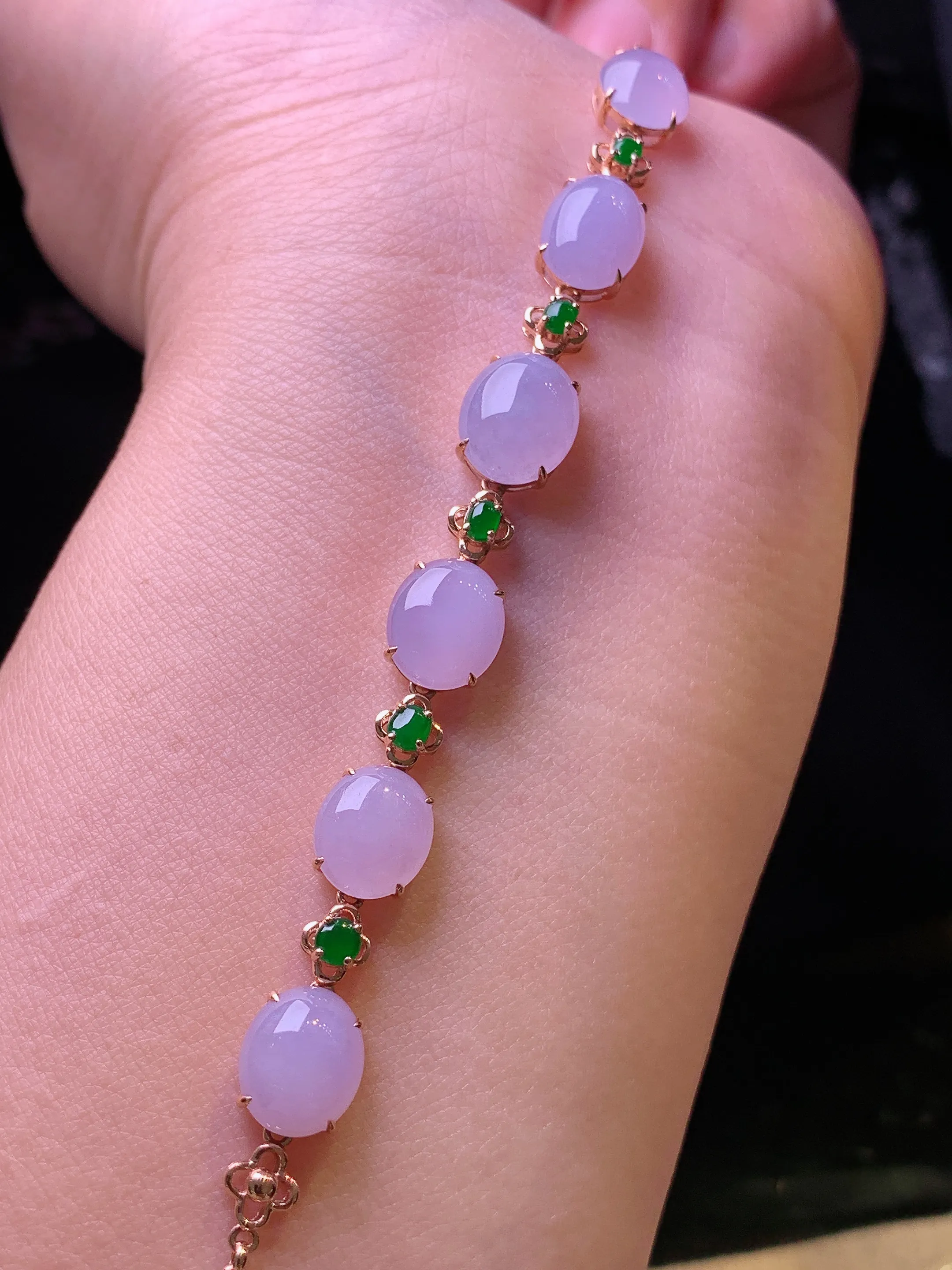 18k金镶嵌紫罗兰蛋面手链 玉质细腻 水润亮眼 色泽艳丽 整体尺寸82.8*8*5.6