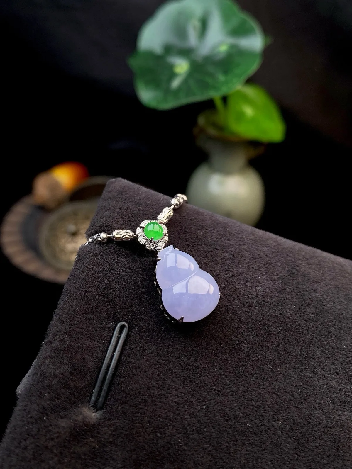 【冰种紫葫芦吊坠】质地细腻，冰透纯净，唯美漂亮，珍藏品质，18K金钻镶嵌，裸石尺寸13*10*4.4